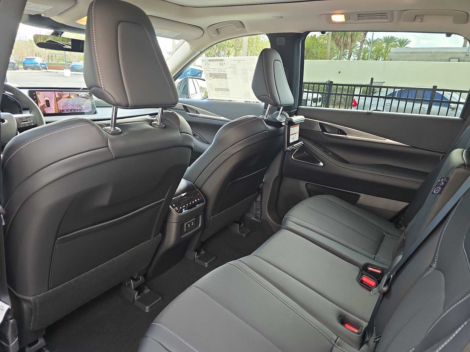 2026 INFINITI QX60 LUXE