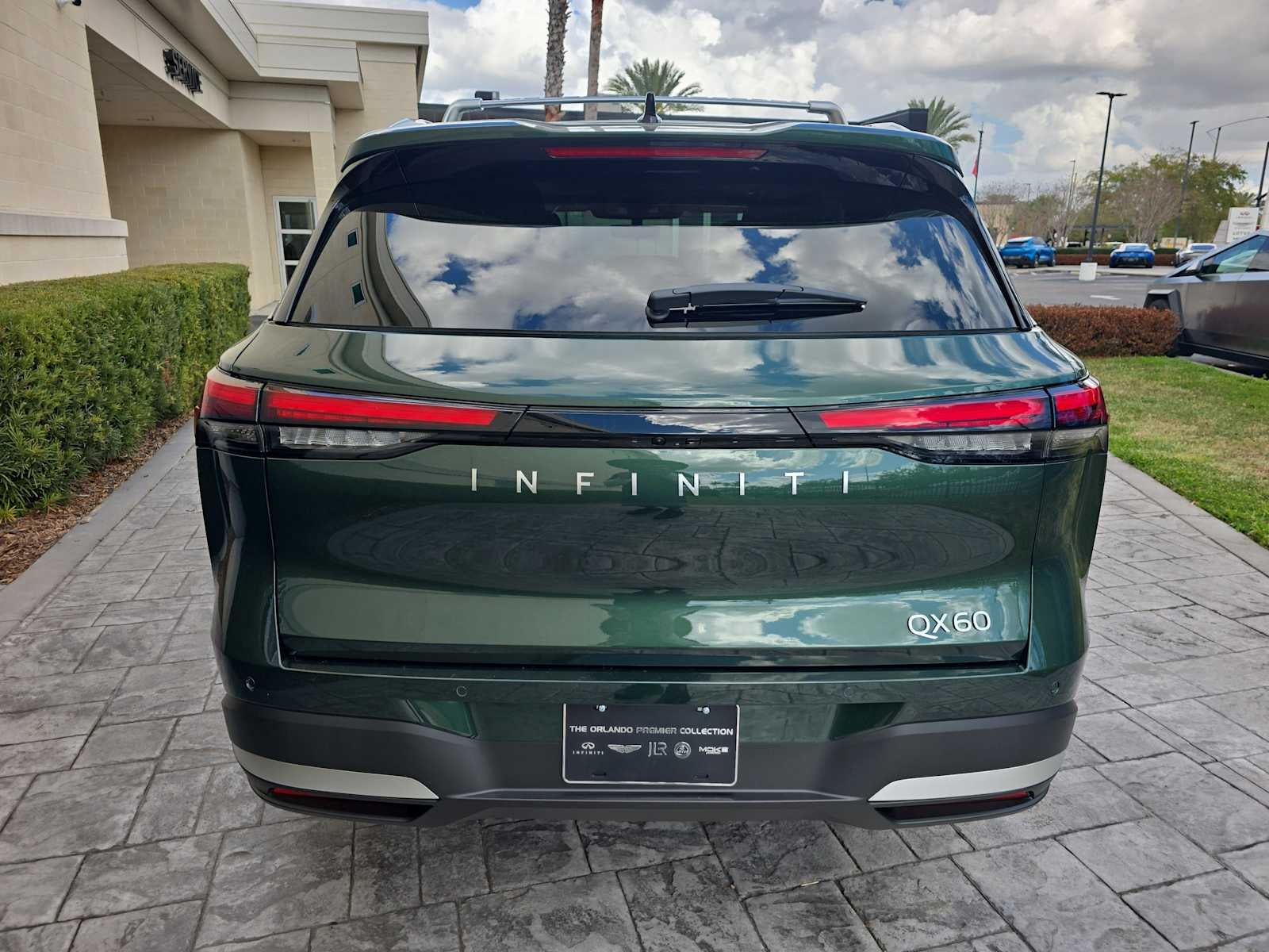 2026 INFINITI QX60 LUXE
