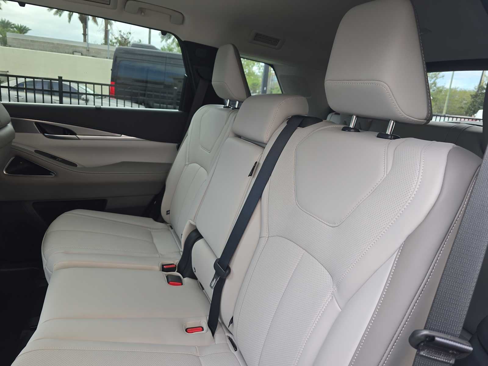 2026 INFINITI QX60 LUXE