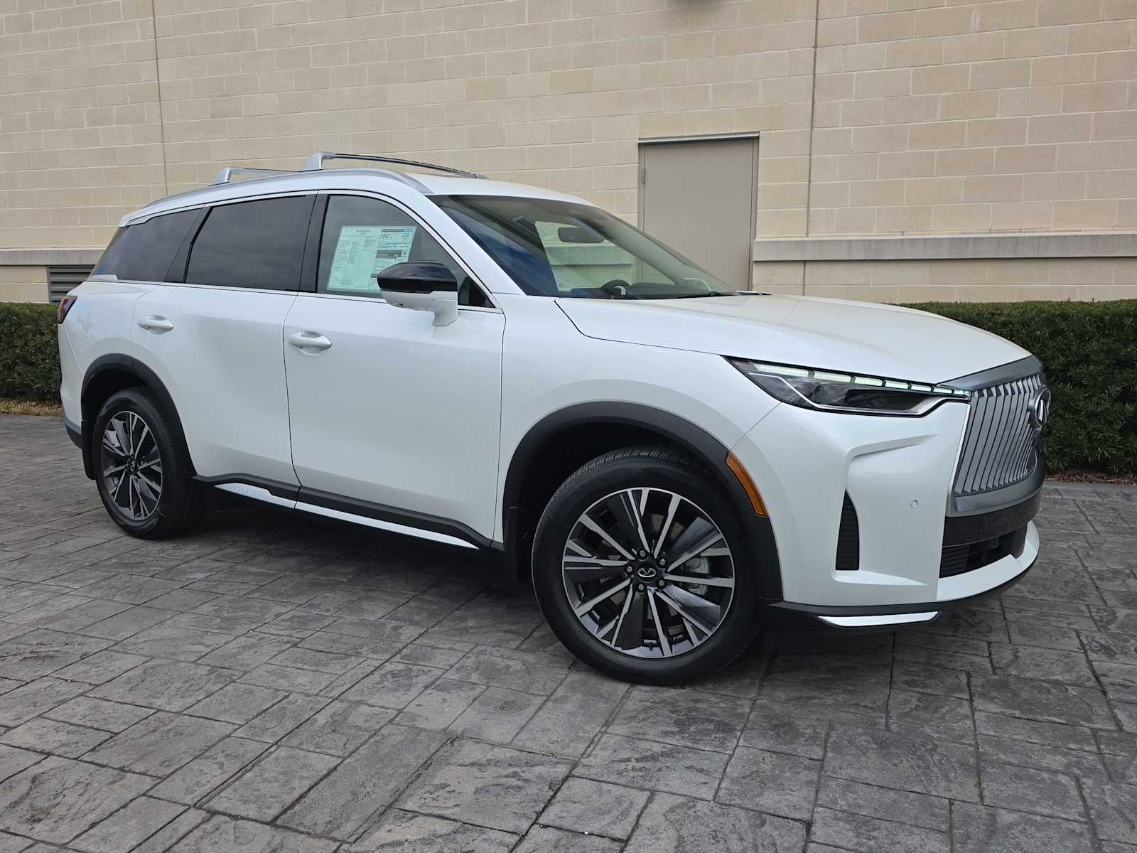 2026 INFINITI QX60 LUXE