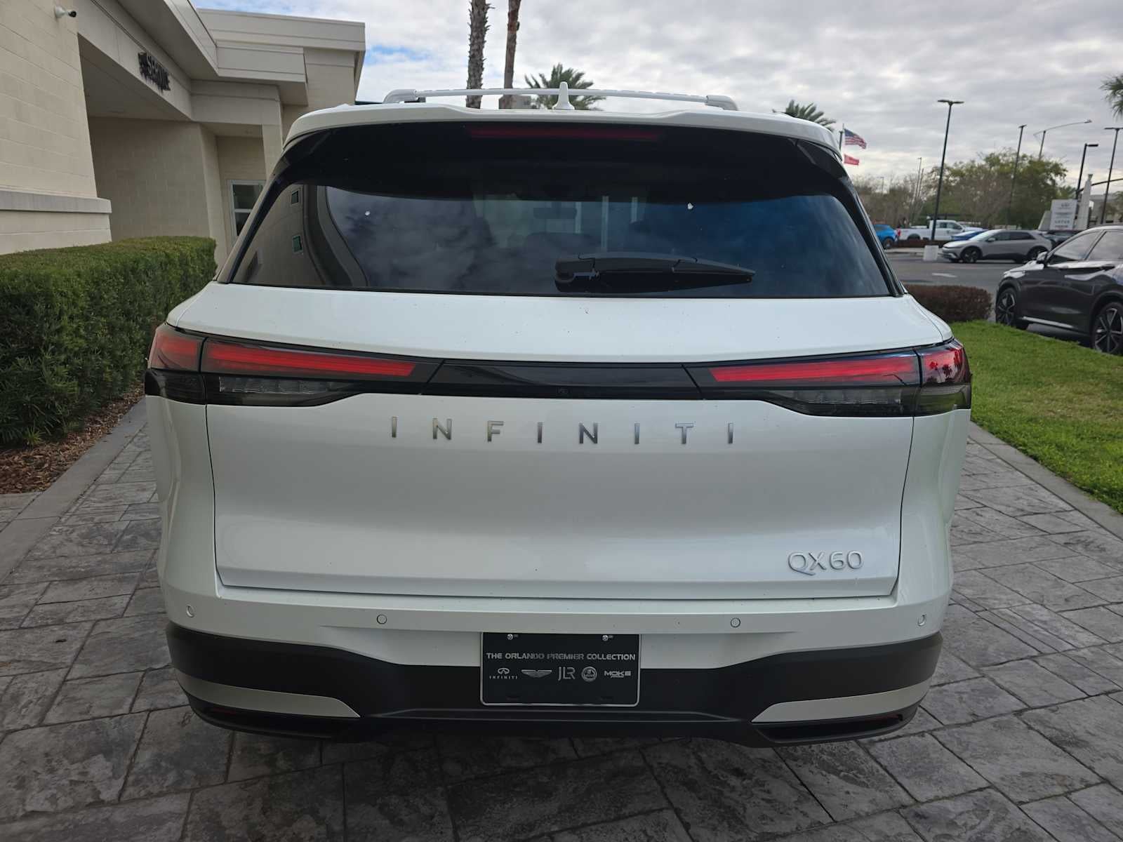 2026 INFINITI QX60 LUXE