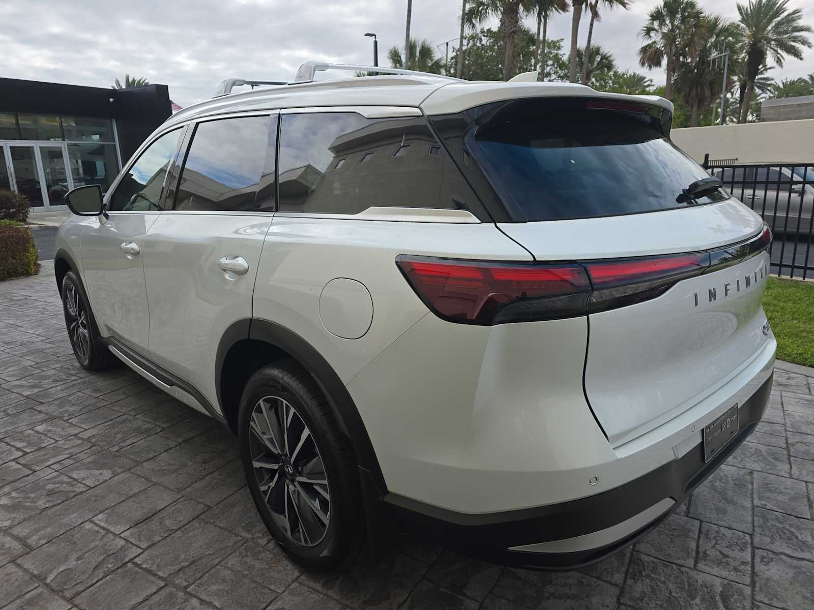 2026 INFINITI QX60 LUXE