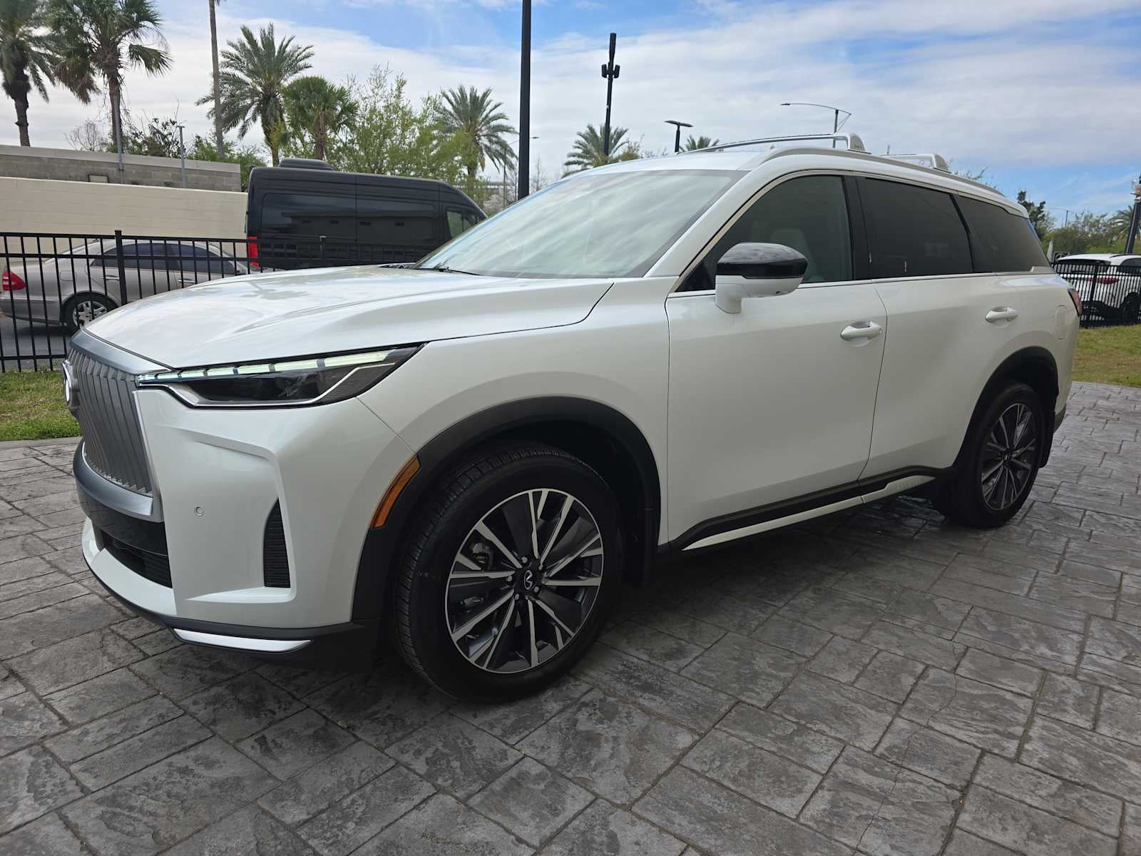 2026 INFINITI QX60 LUXE