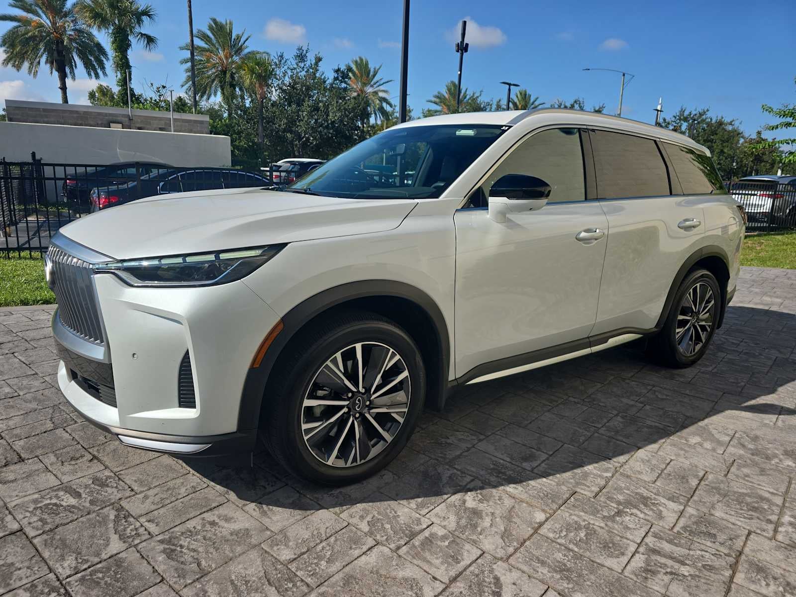 2026 INFINITI QX60 LUXE