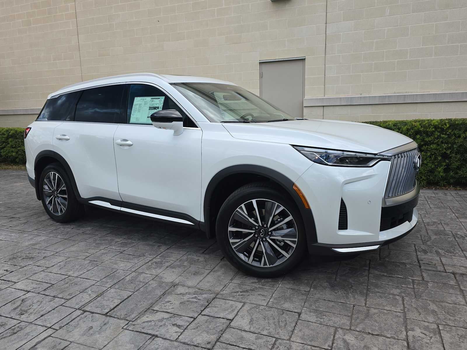 2026 INFINITI QX60 LUXE