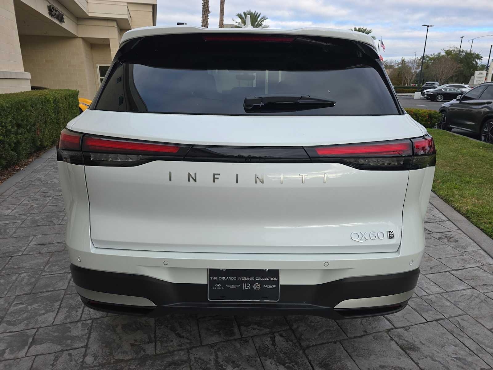 2026 INFINITI QX60 LUXE