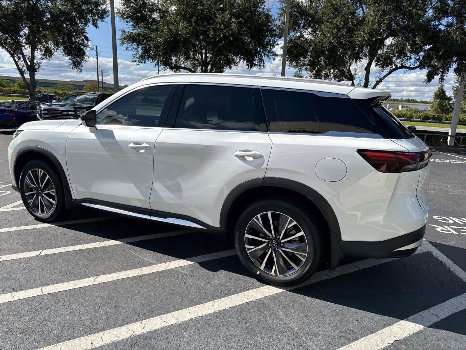 2026 INFINITI QX60 LUXE