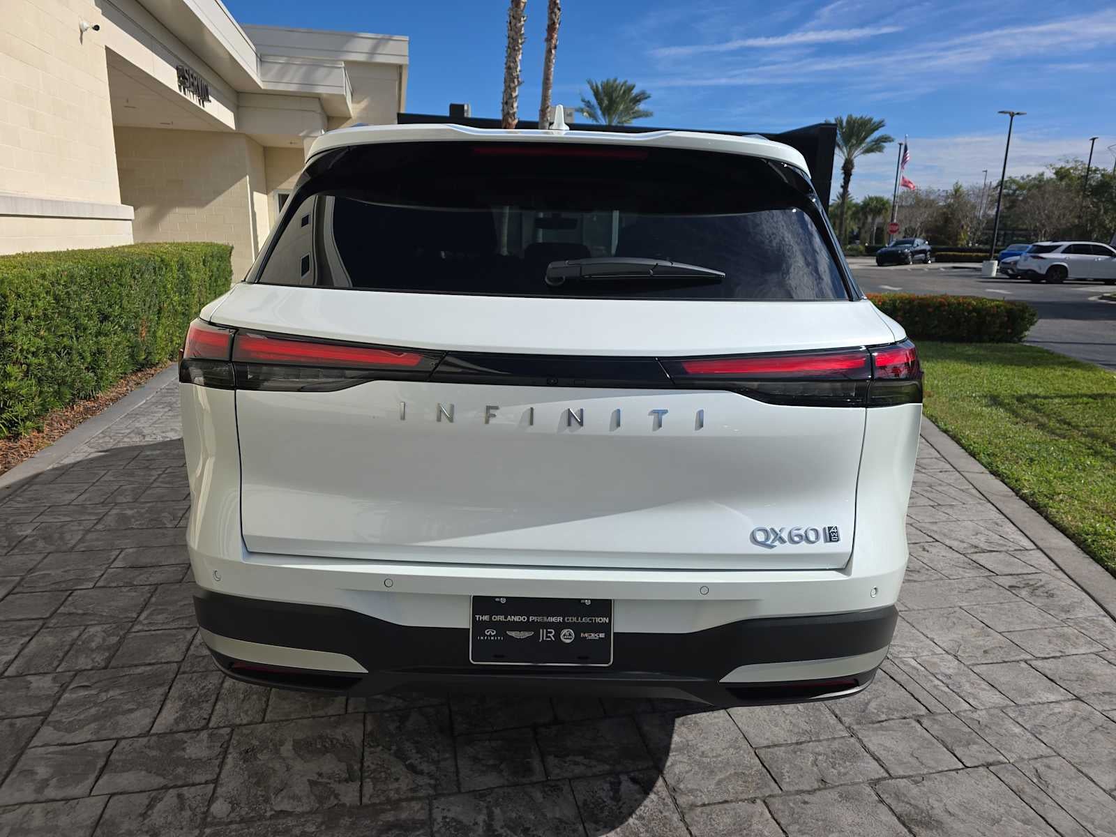 2026 INFINITI QX60 LUXE