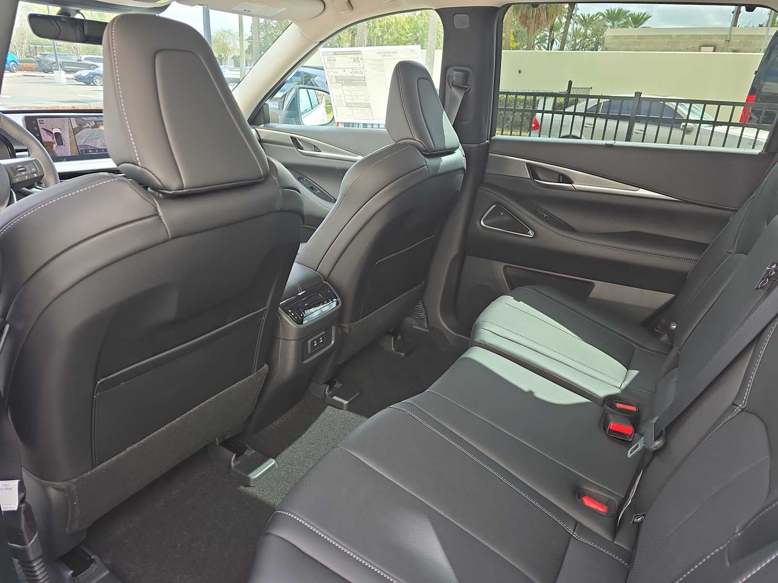 2026 INFINITI QX60 LUXE