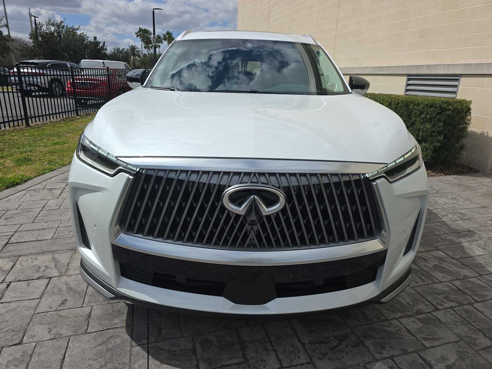 2026 INFINITI QX60 LUXE