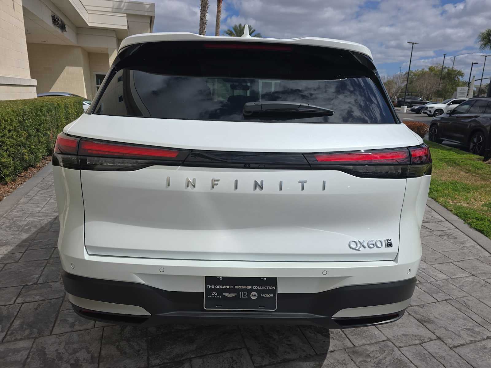 2026 INFINITI QX60 LUXE