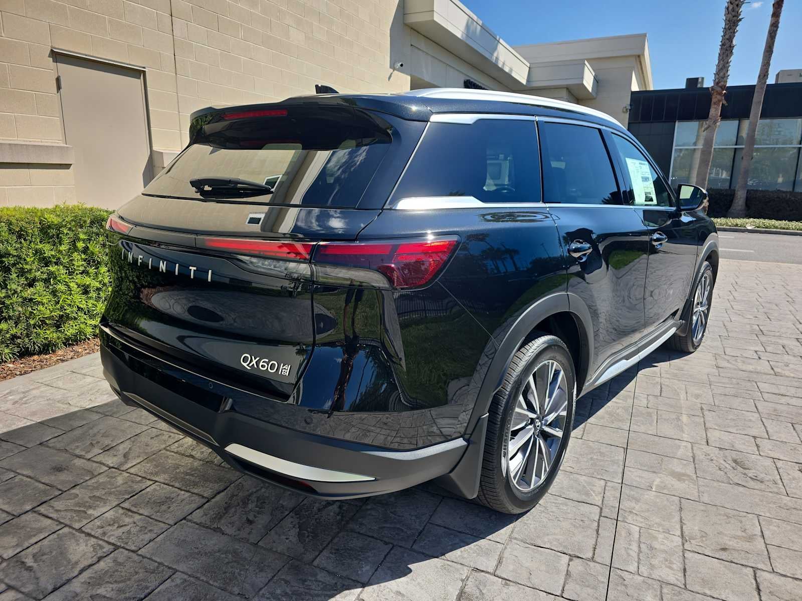 2026 INFINITI QX60 LUXE