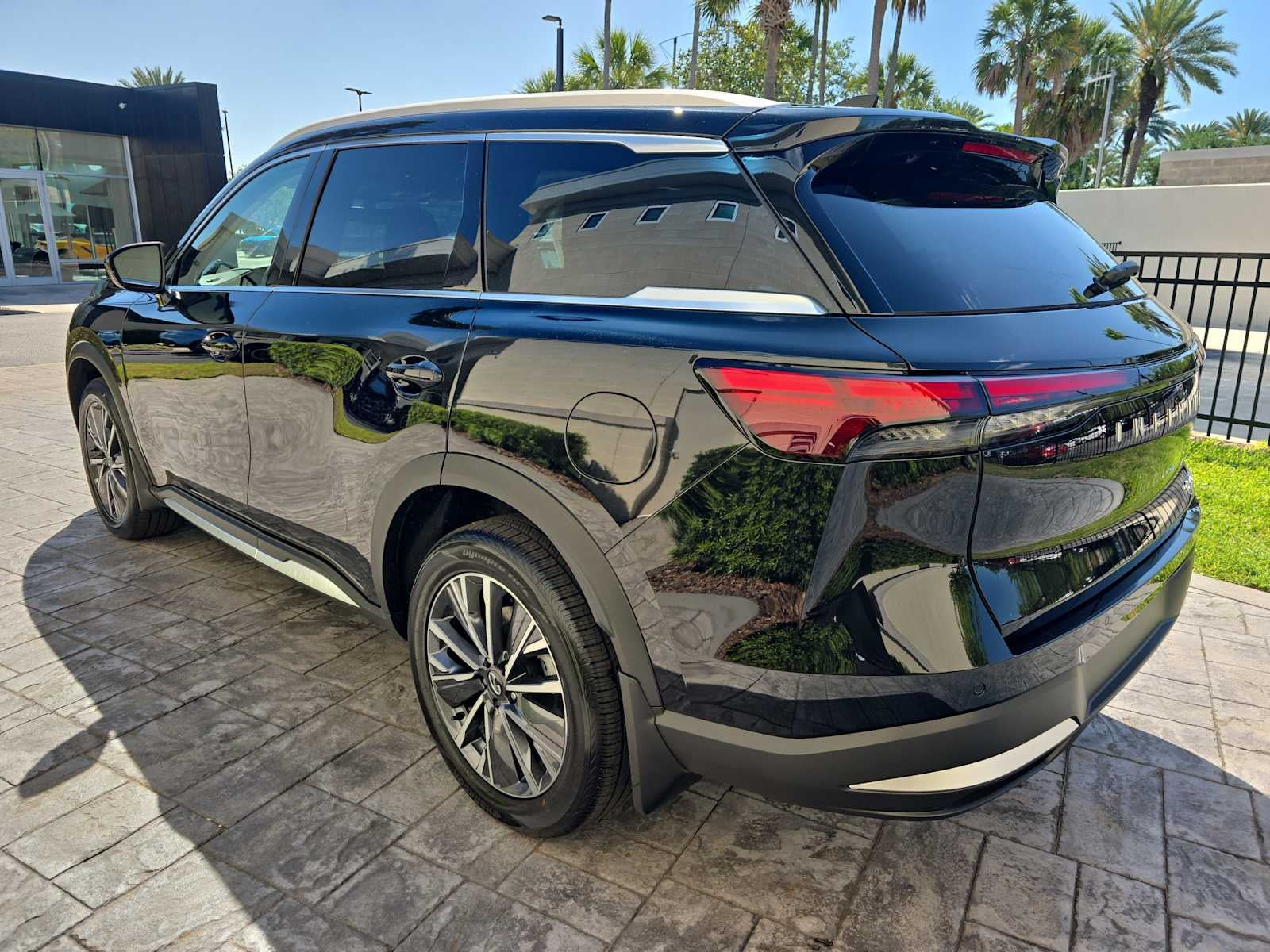 2026 INFINITI QX60 LUXE