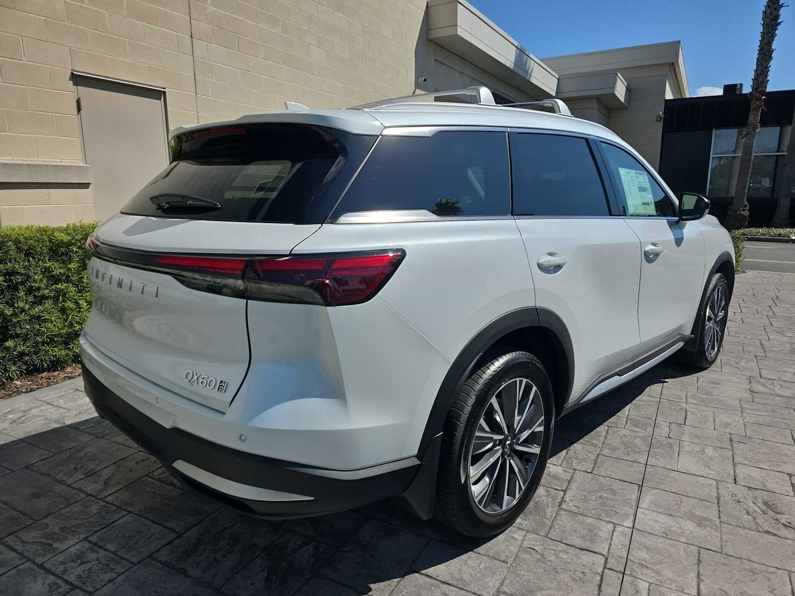 2026 INFINITI QX60 LUXE