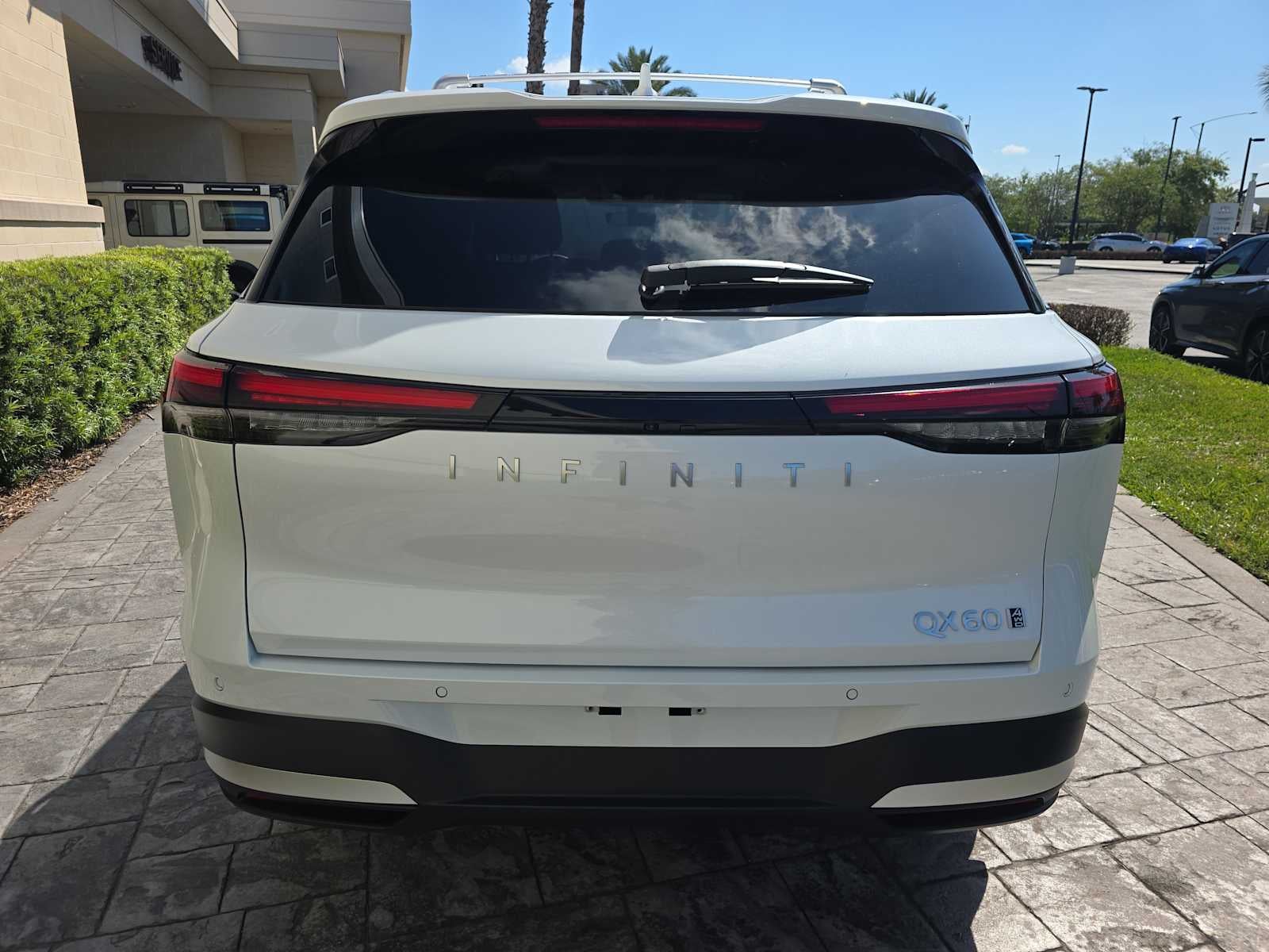 2026 INFINITI QX60 LUXE