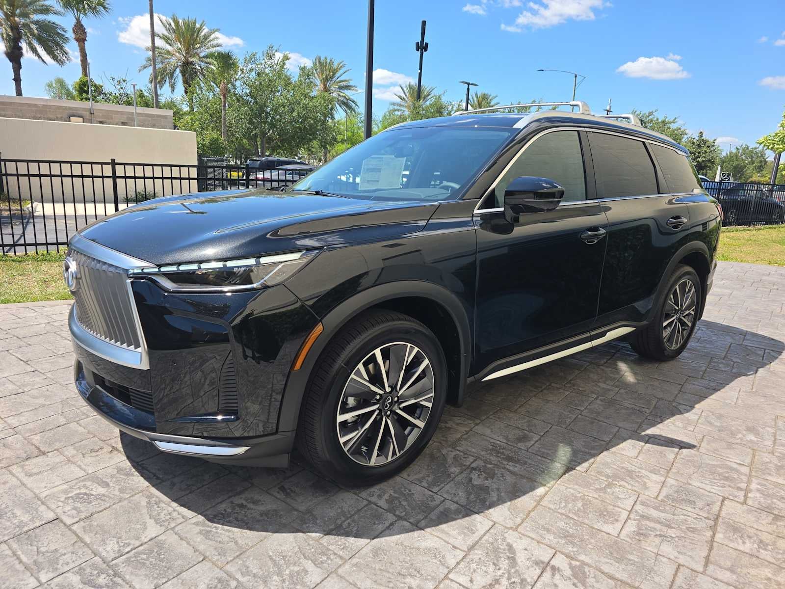 2026 INFINITI QX60 LUXE