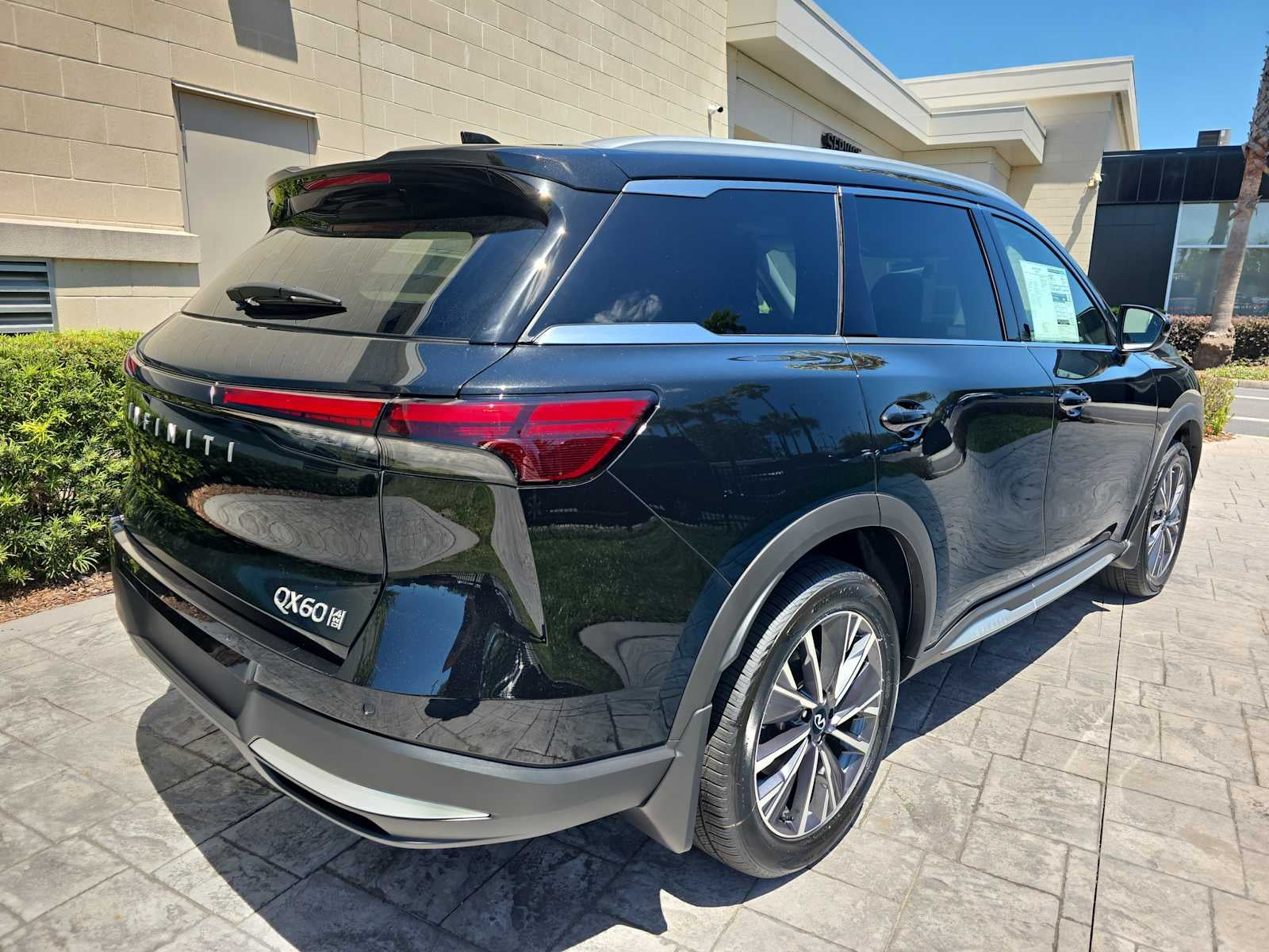 2026 INFINITI QX60 LUXE