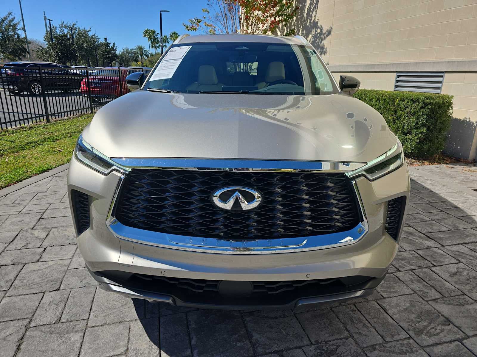 2025 INFINITI QX60 SENSORY
