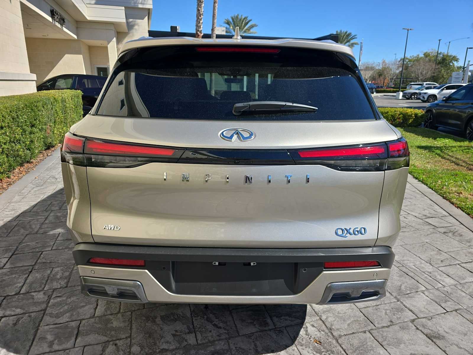 2025 INFINITI QX60 SENSORY