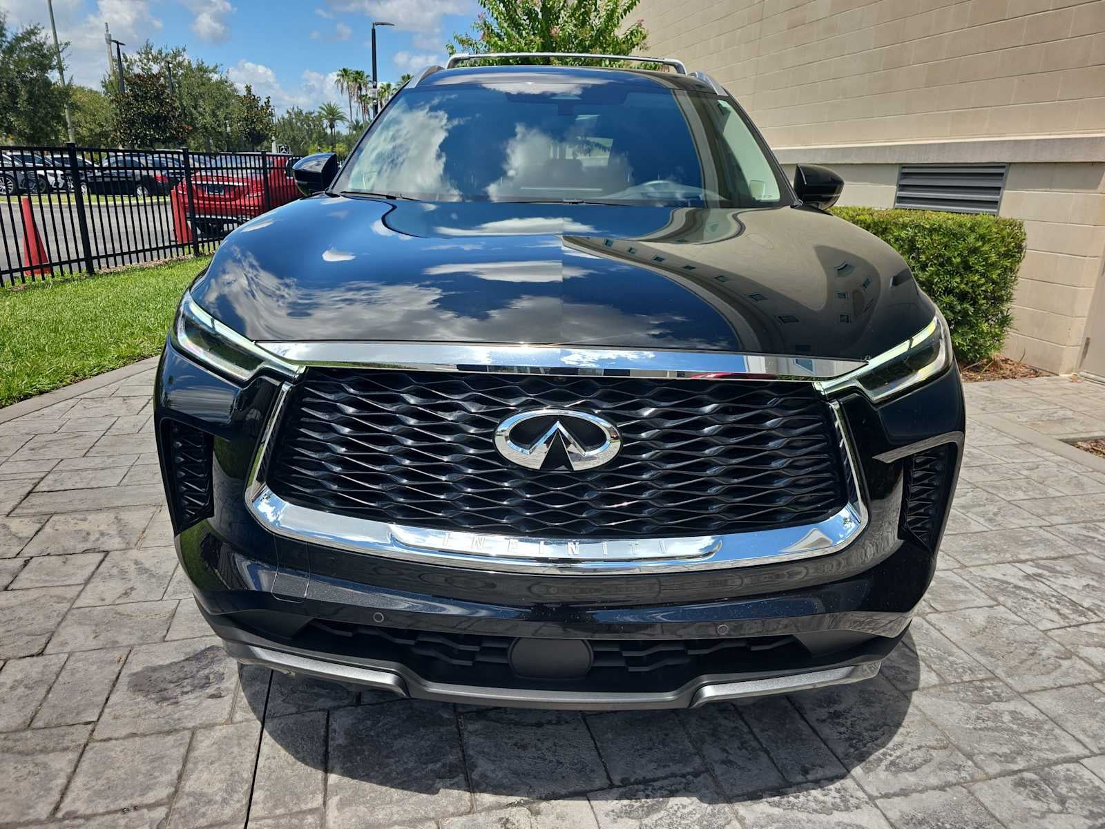 2025 INFINITI QX60 SENSORY