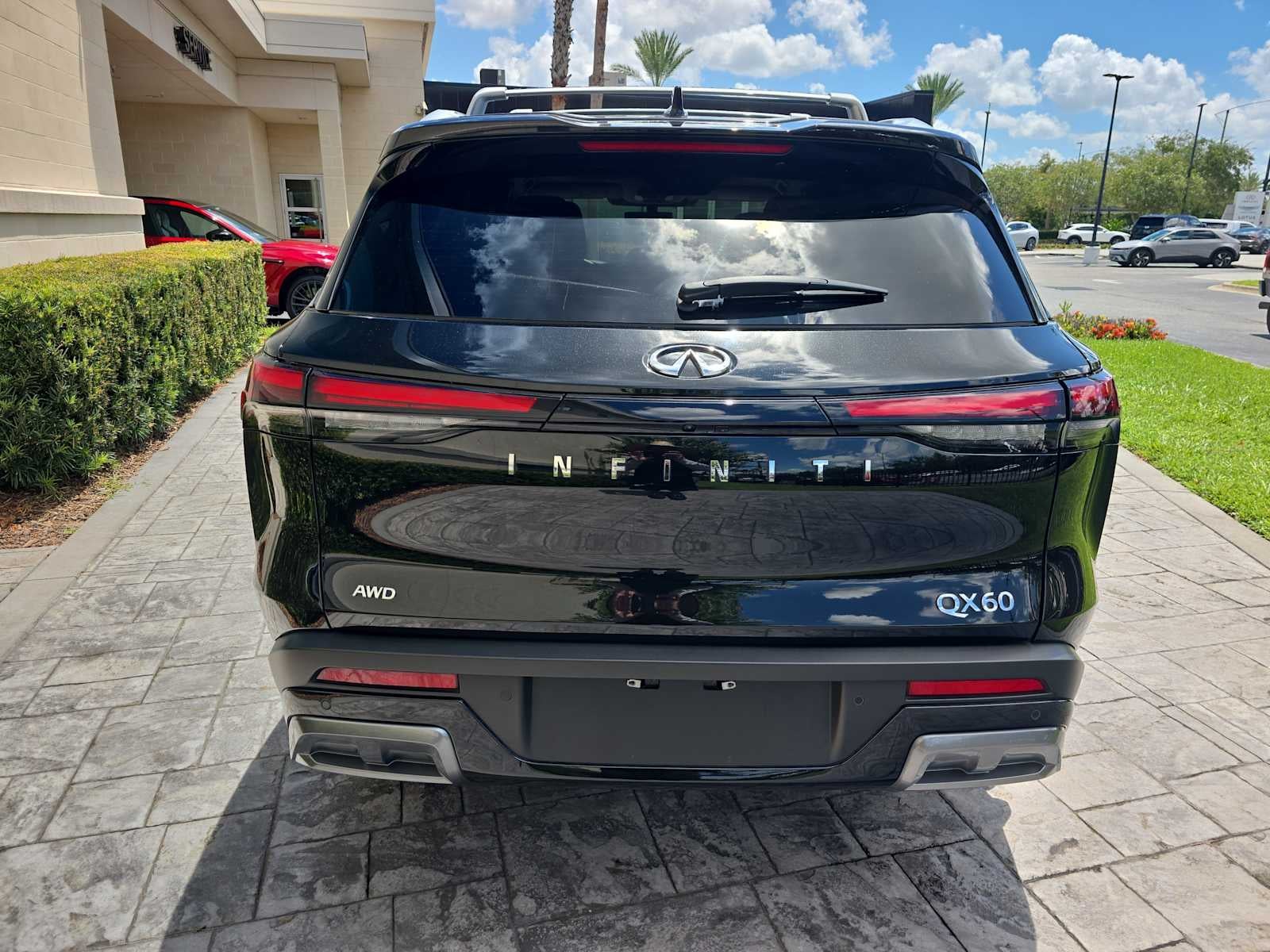 2025 INFINITI QX60 SENSORY
