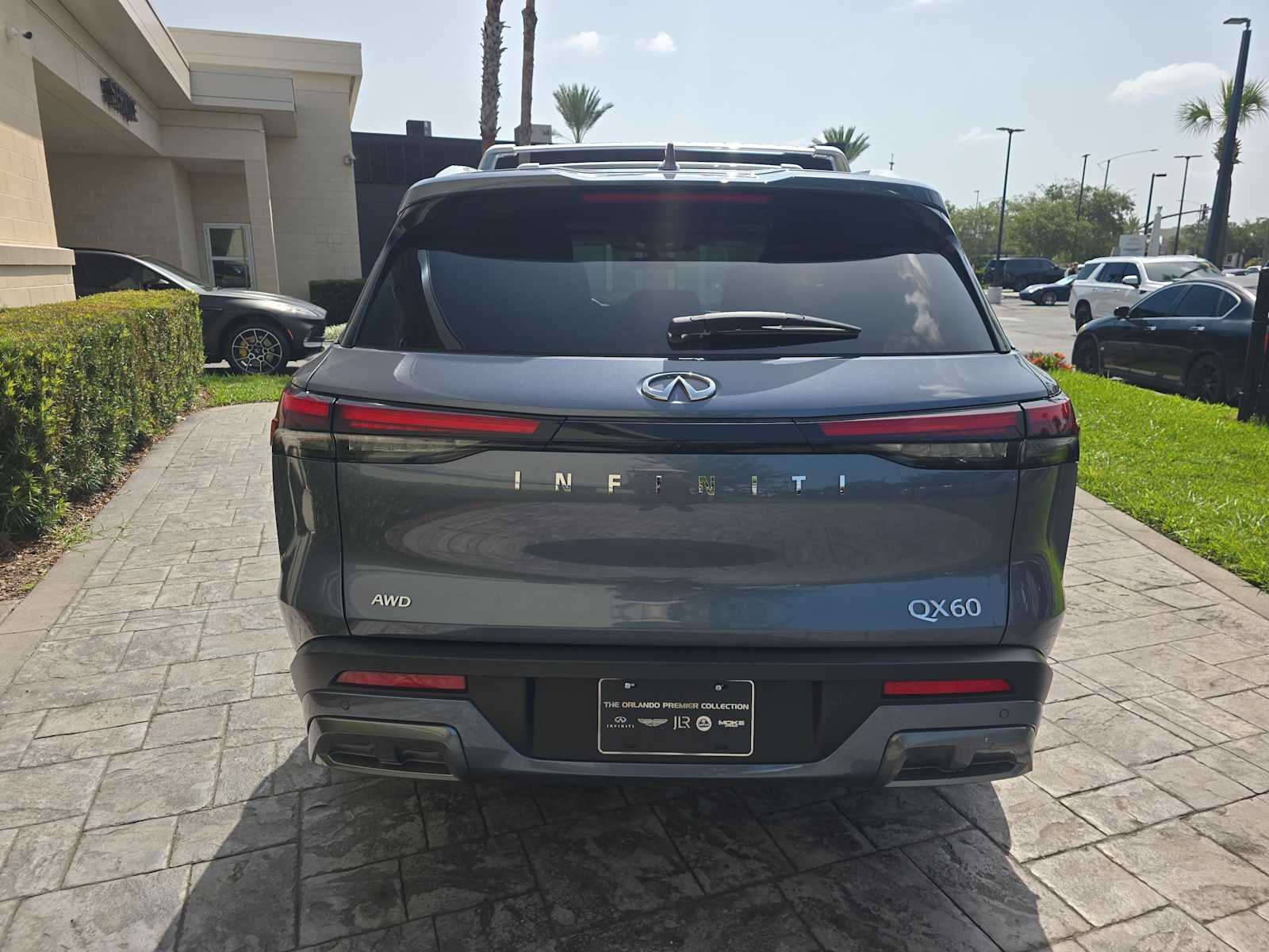 2025 INFINITI QX60 SENSORY