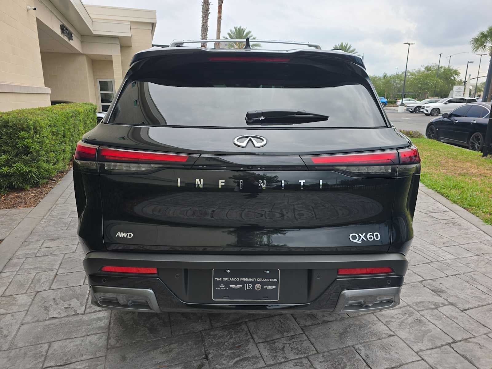2025 INFINITI QX60 SENSORY