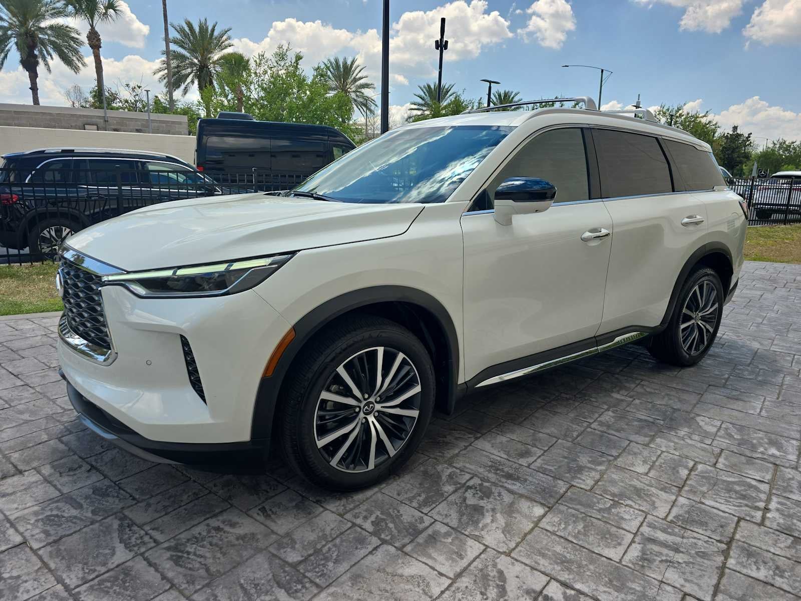 2025 INFINITI QX60 SENSORY