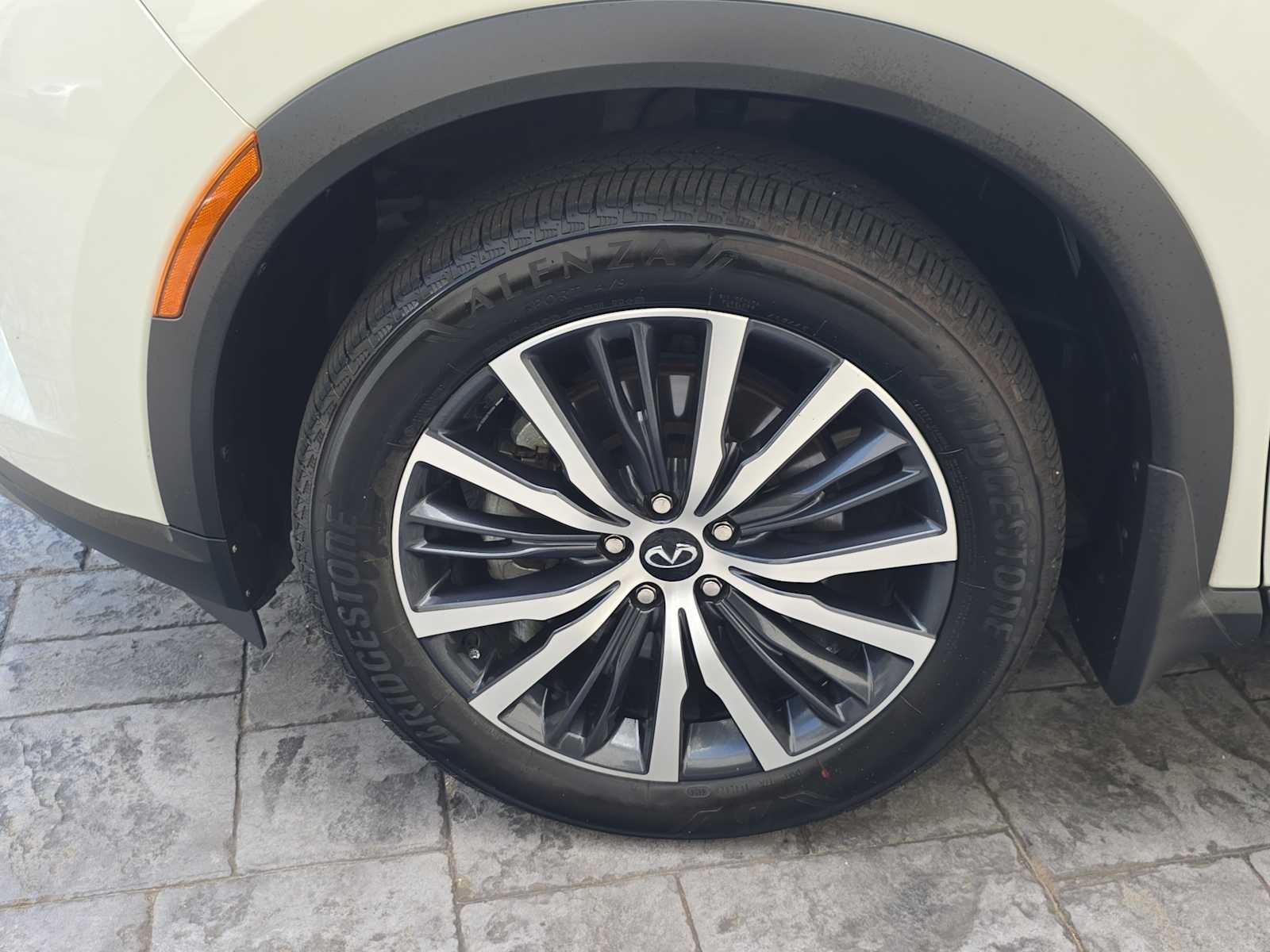 2025 INFINITI QX60 SENSORY