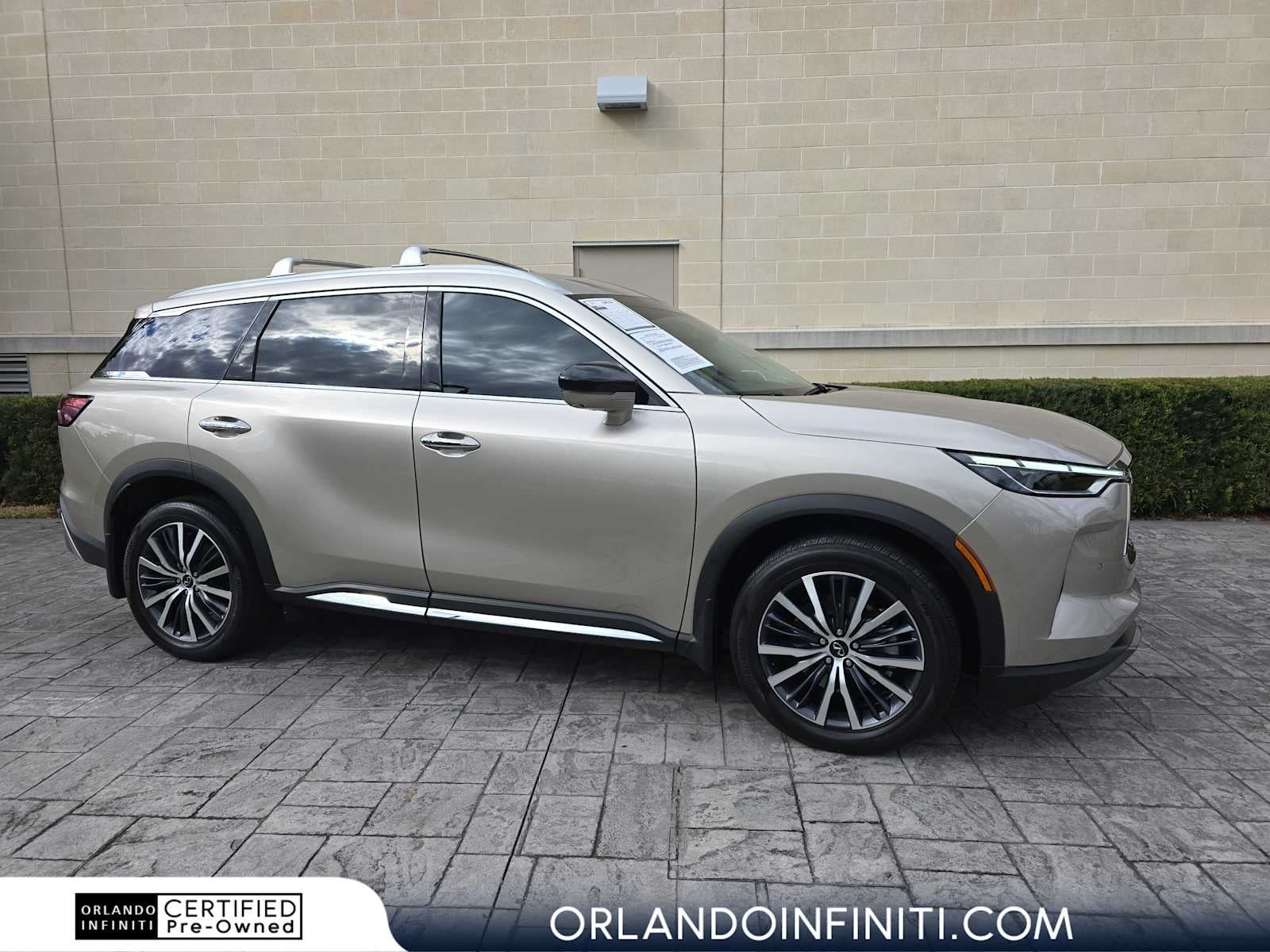 2025 INFINITI QX60 SENSORY