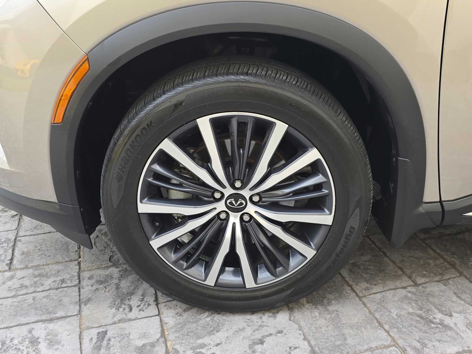 2025 INFINITI QX60 SENSORY