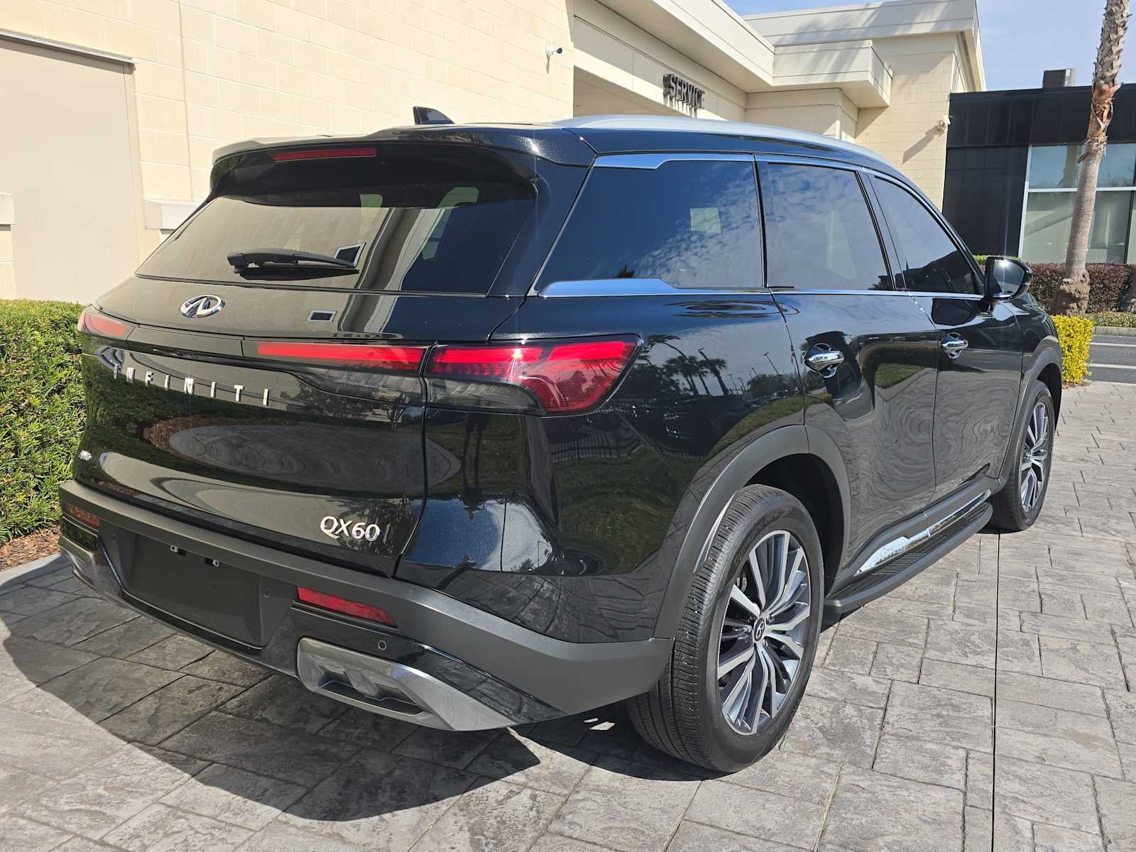 2025 INFINITI QX60 SENSORY