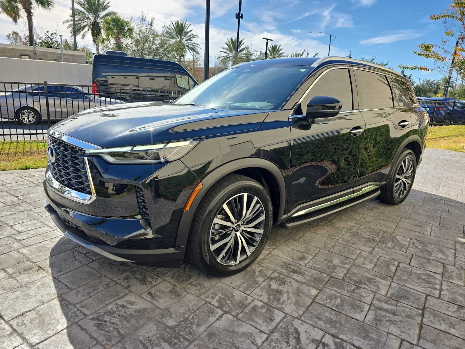 2025 INFINITI QX60 SENSORY