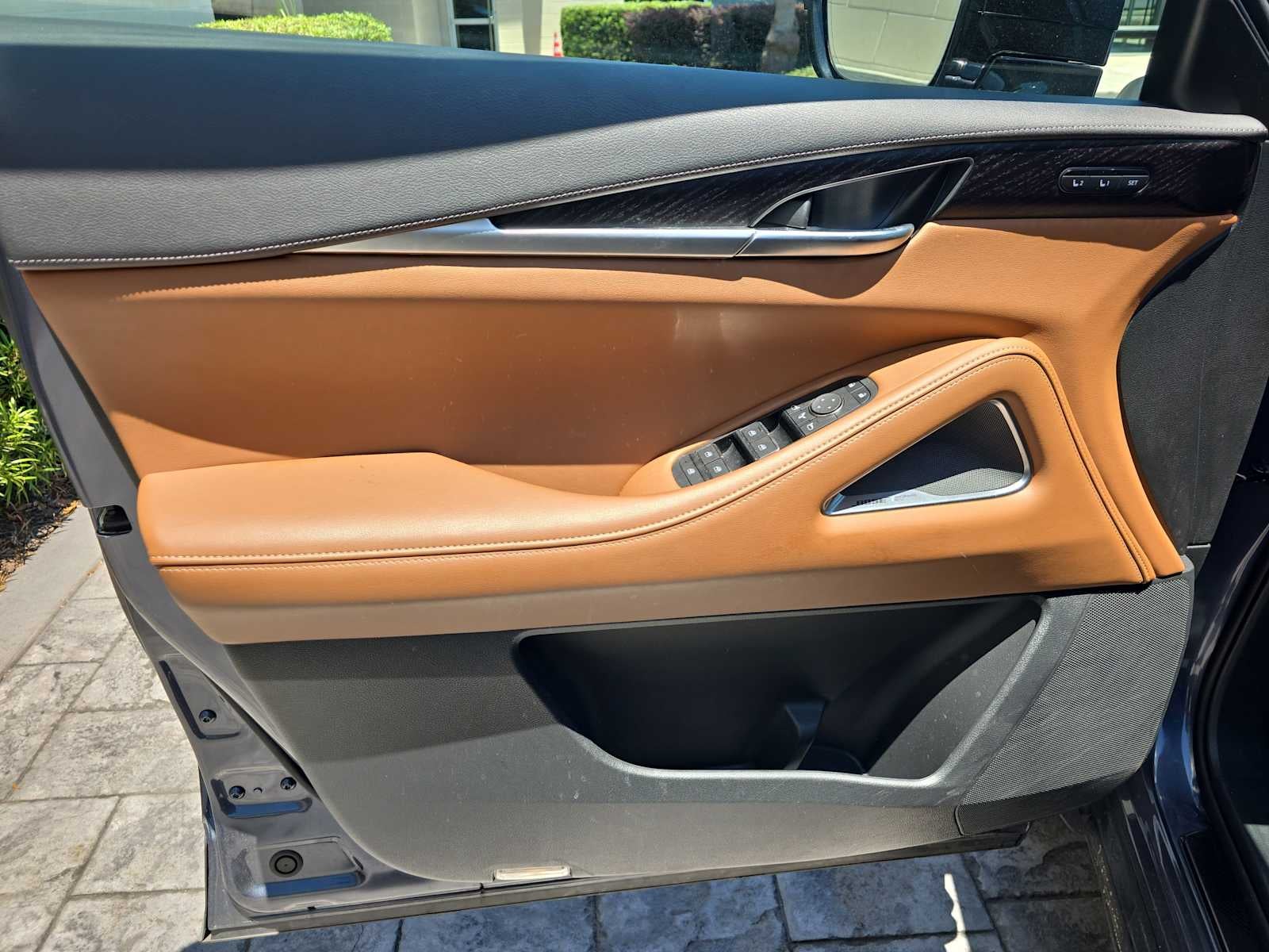 2025 INFINITI QX60 SENSORY
