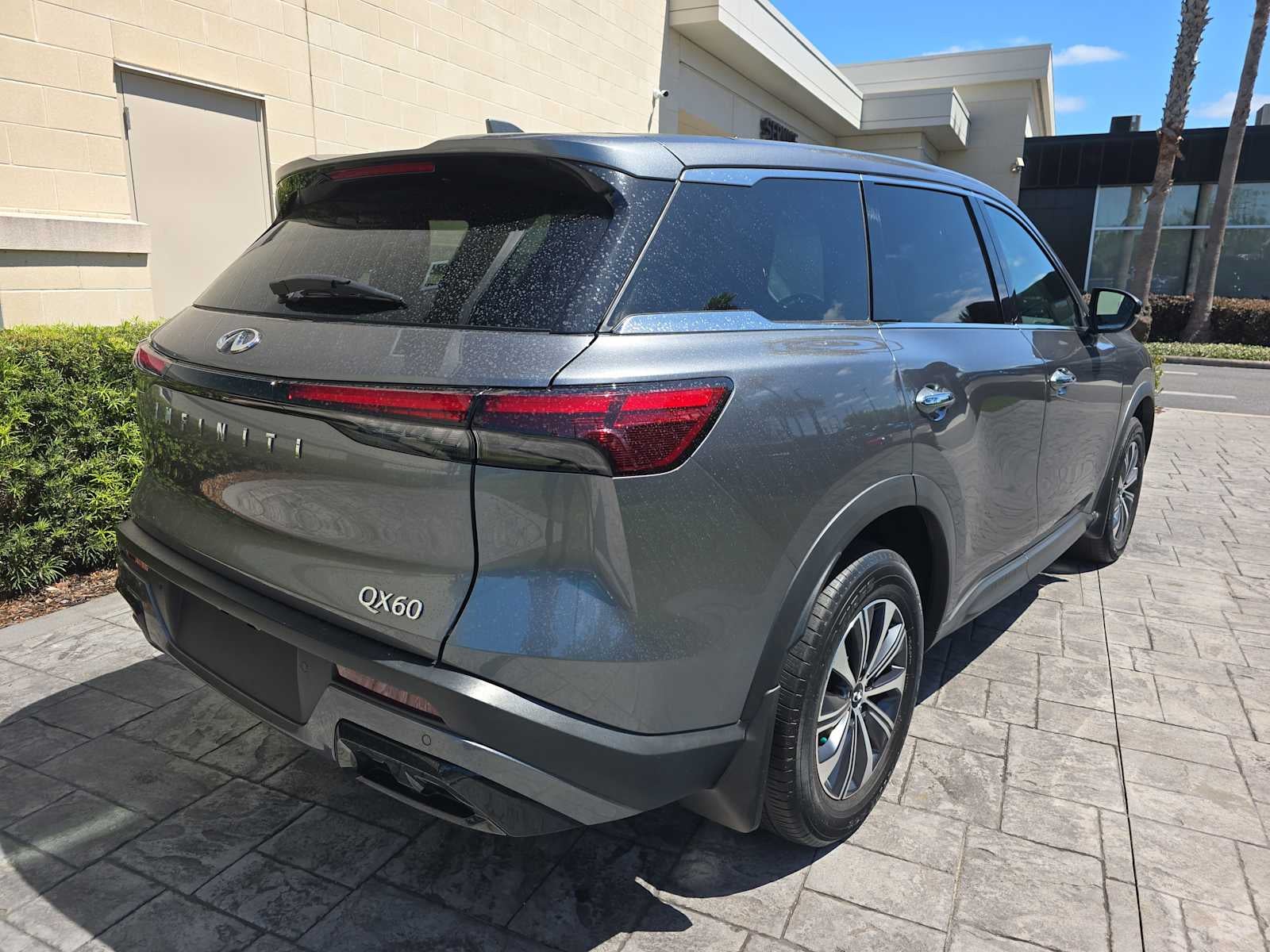 2024 INFINITI QX60 PURE