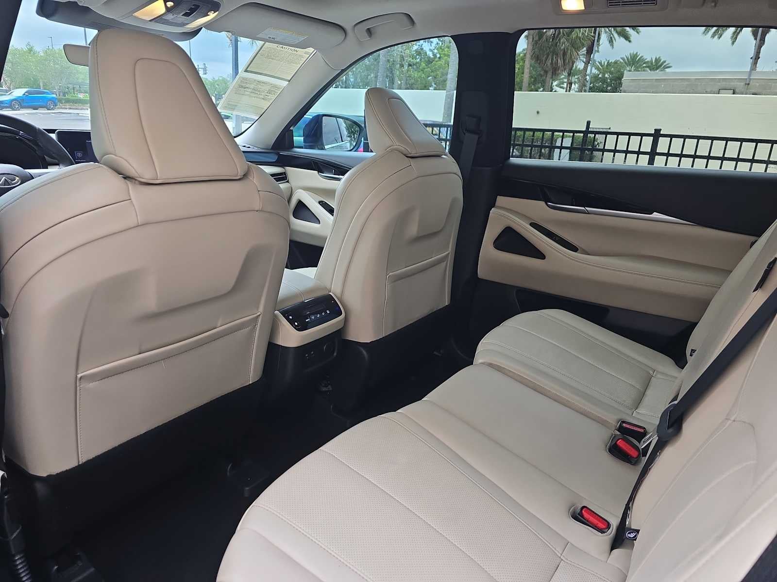 2023 INFINITI QX60 PURE