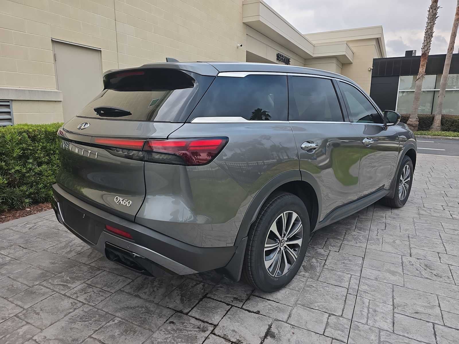 2023 INFINITI QX60 PURE