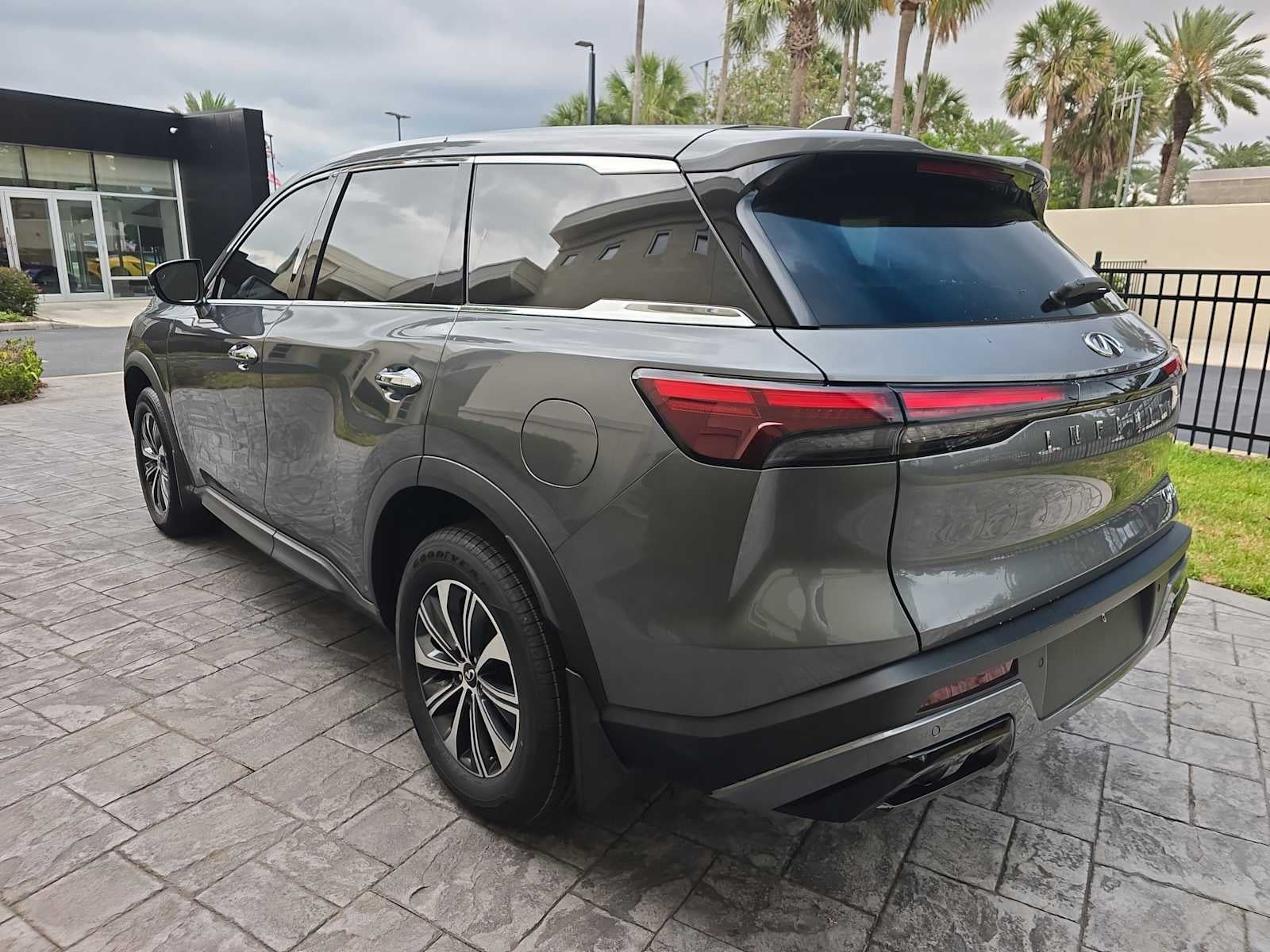 2023 INFINITI QX60 PURE