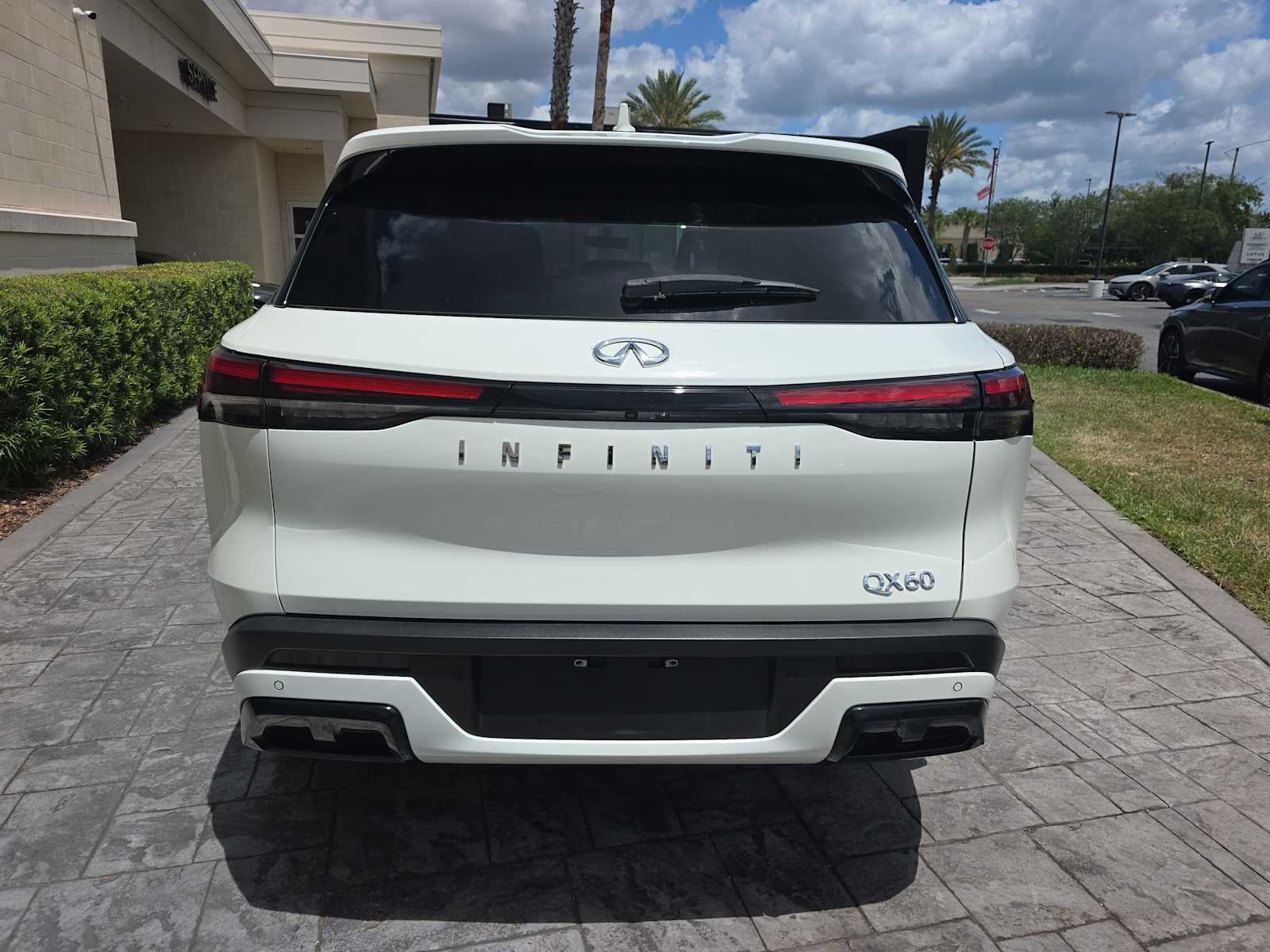 2024 INFINITI QX60 PURE