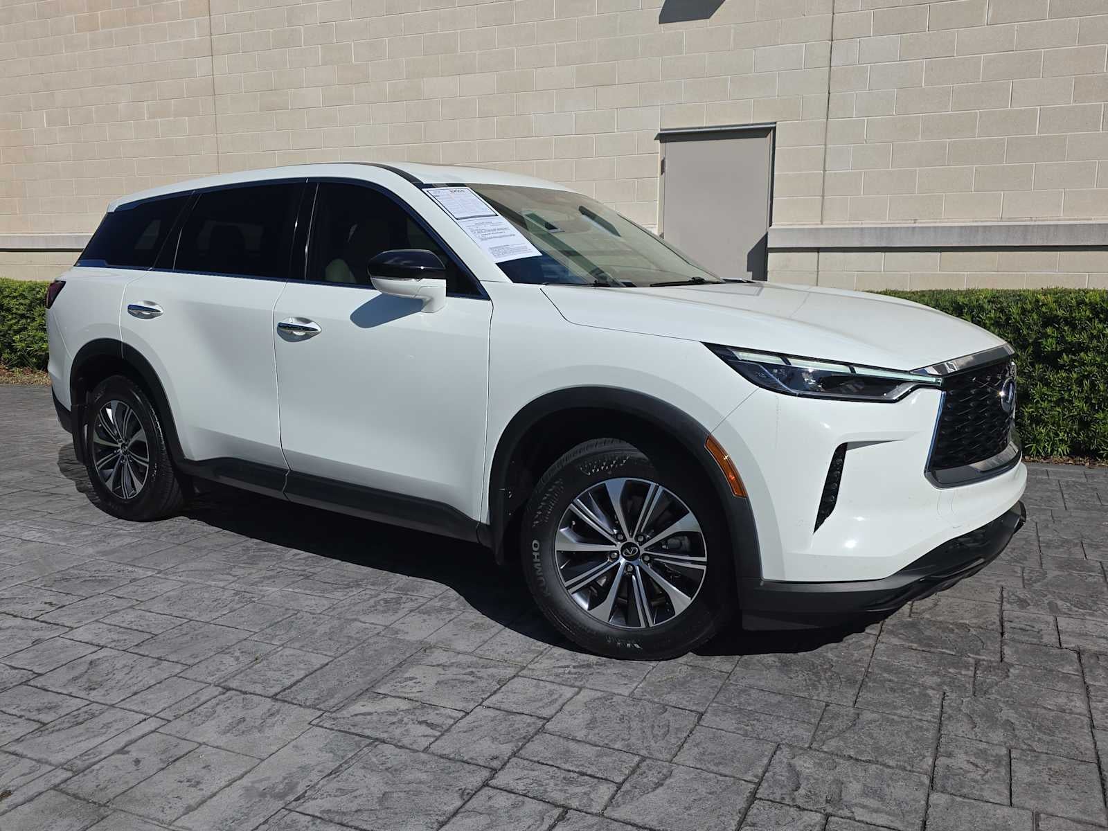2023 INFINITI QX60 PURE