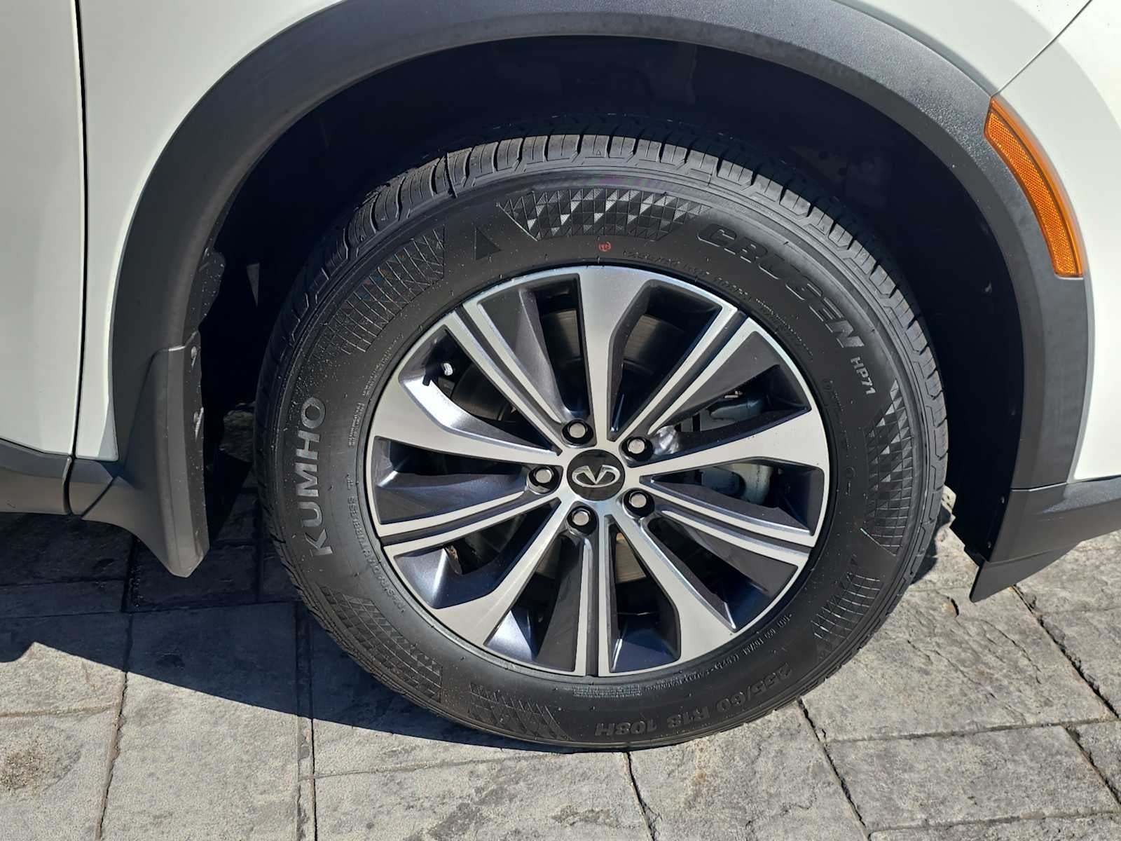 2023 INFINITI QX60 PURE