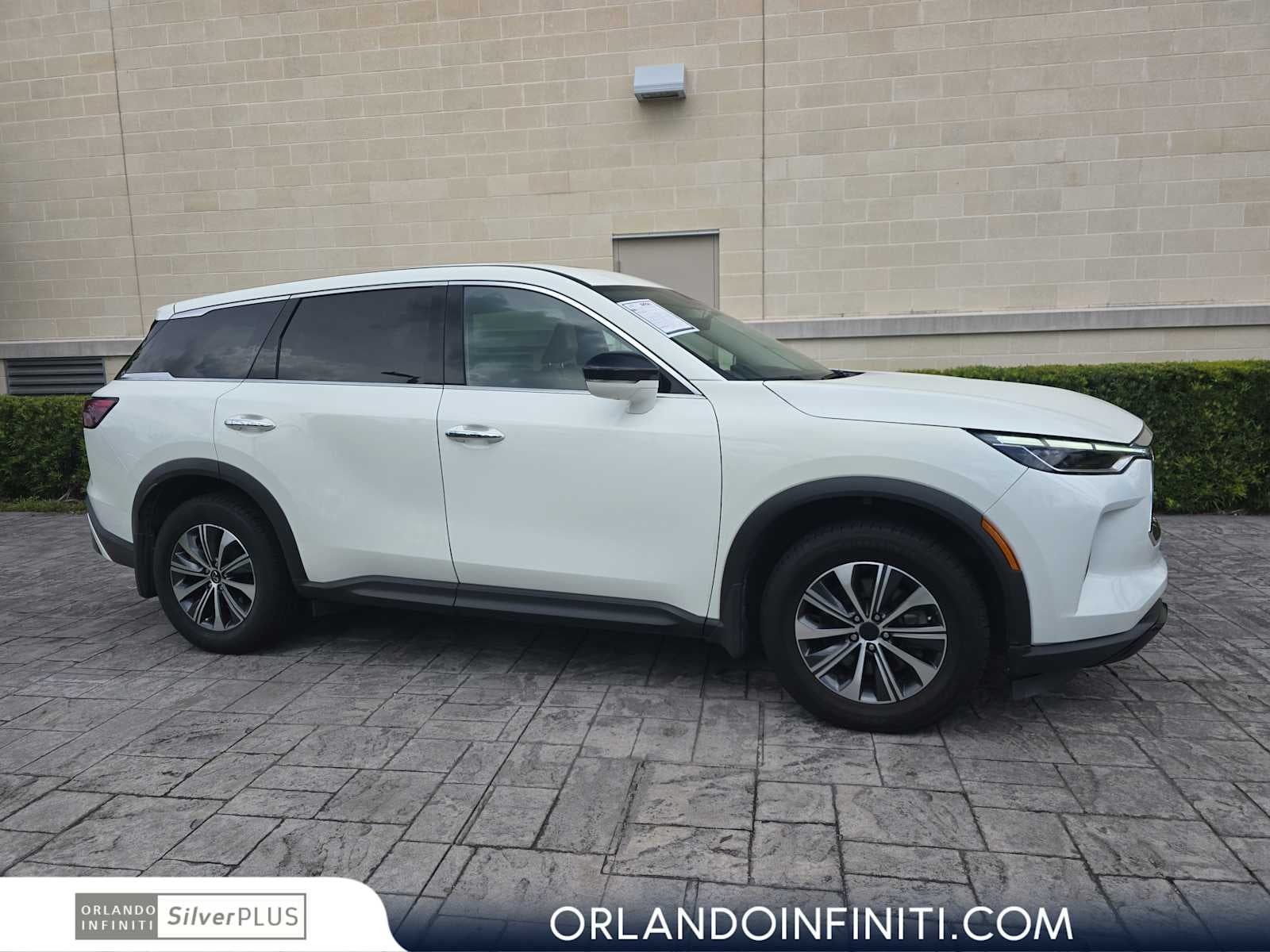 2024 INFINITI QX60 PURE
