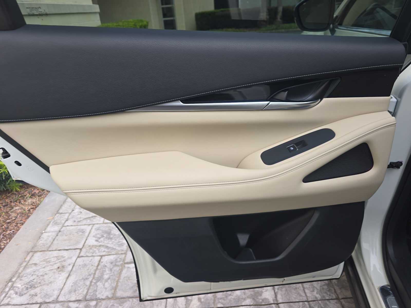 2024 INFINITI QX60 PURE