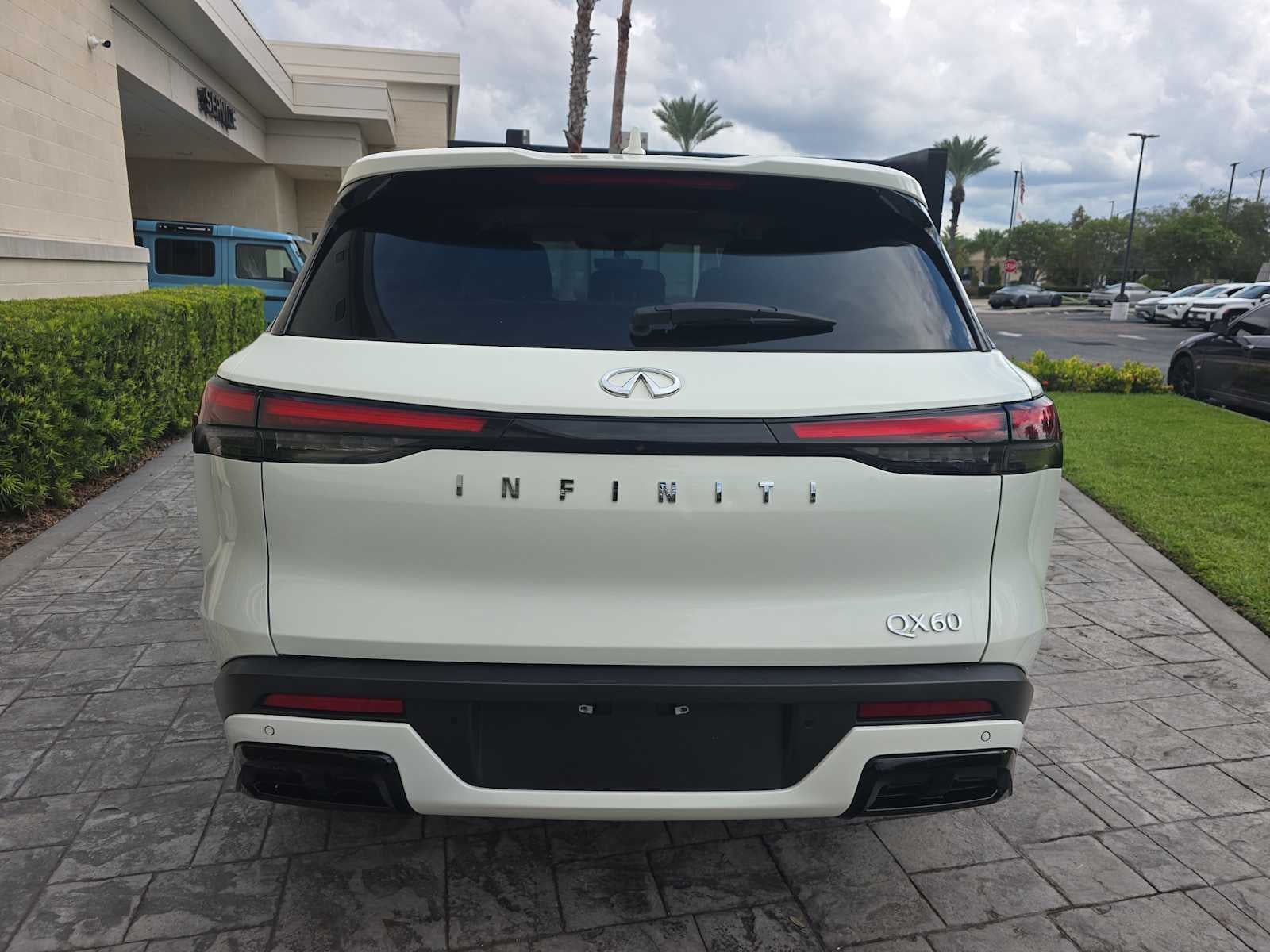 2024 INFINITI QX60 PURE