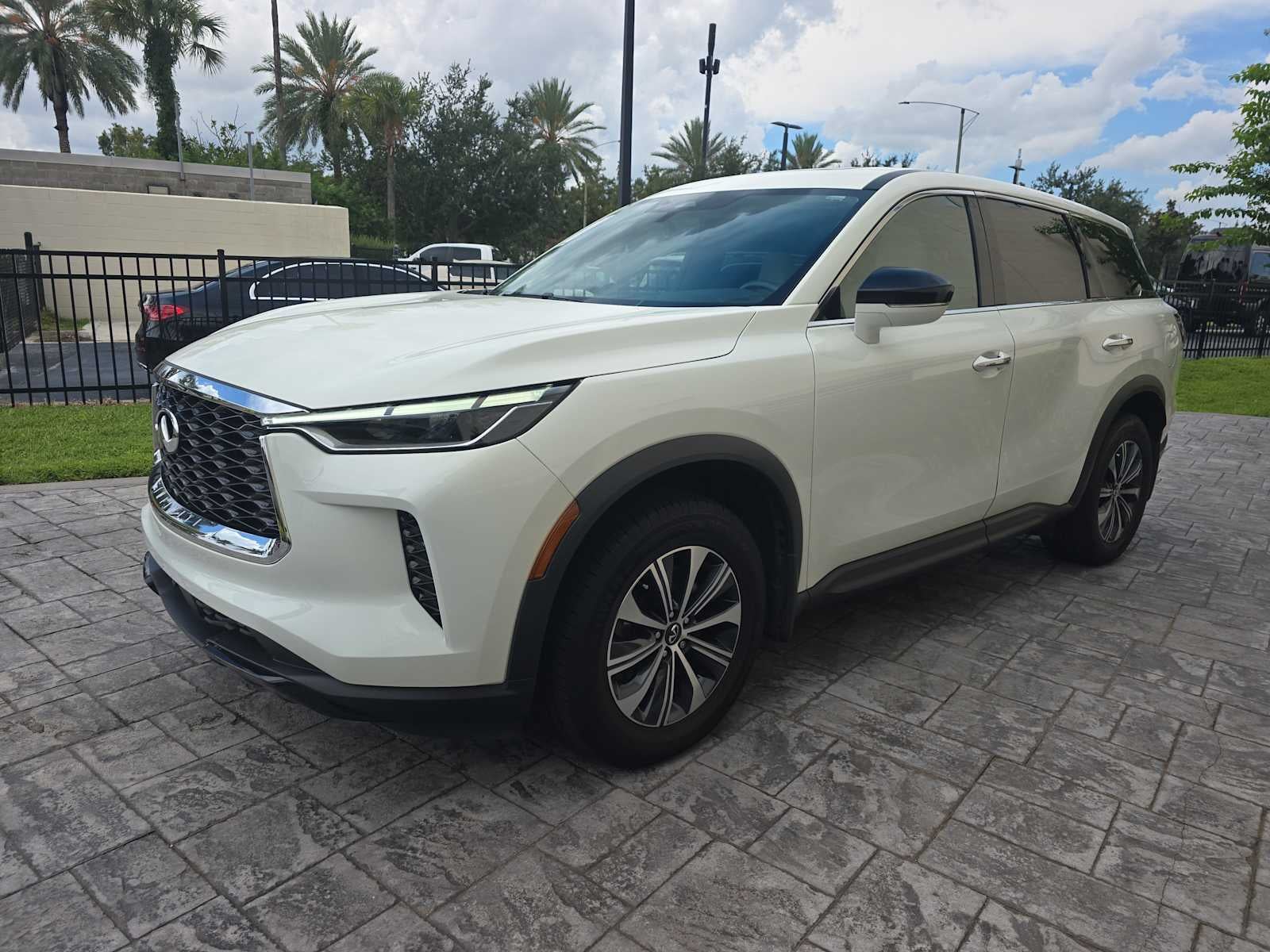 2024 INFINITI QX60 PURE