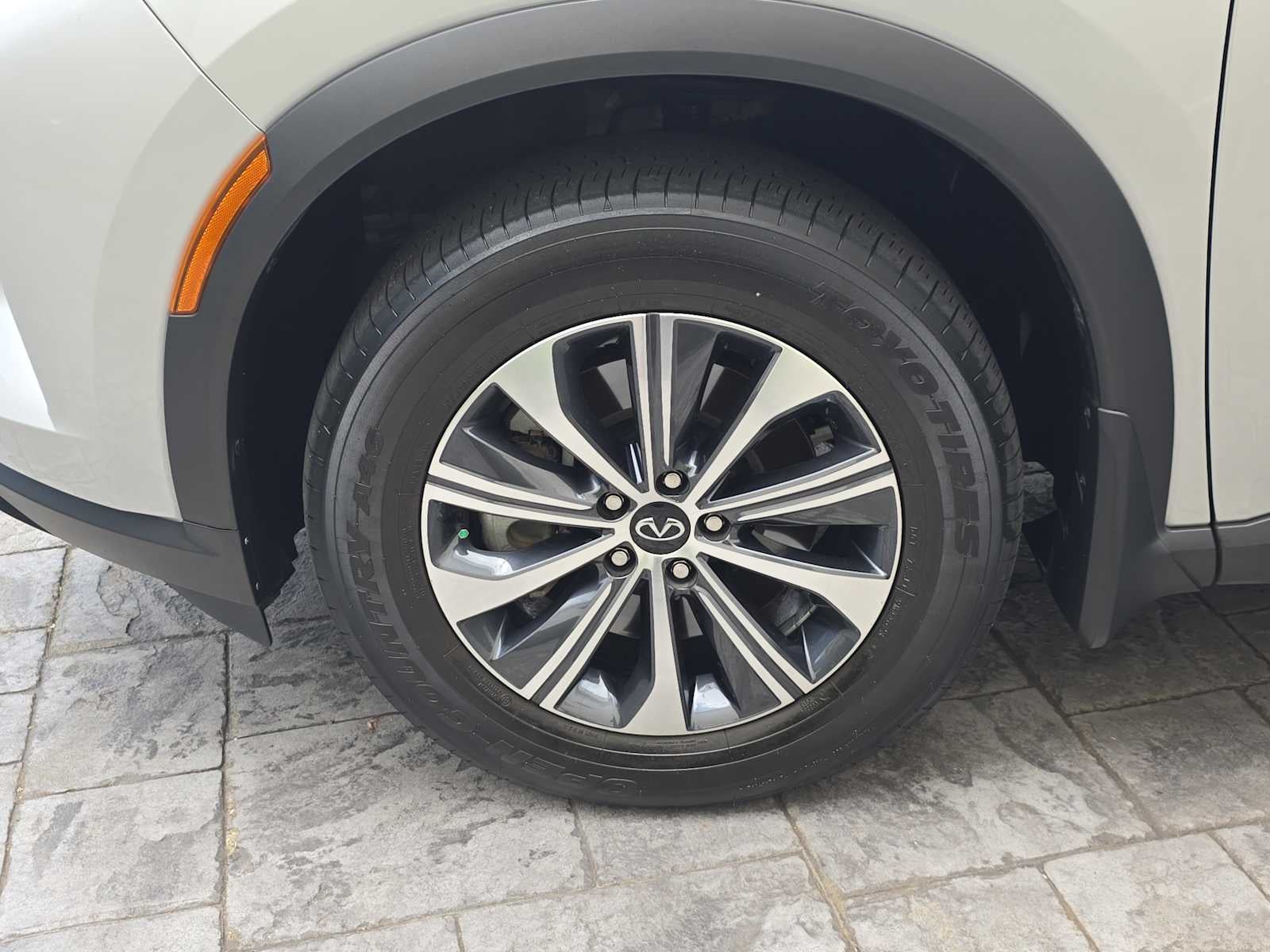 2023 INFINITI QX60 PURE