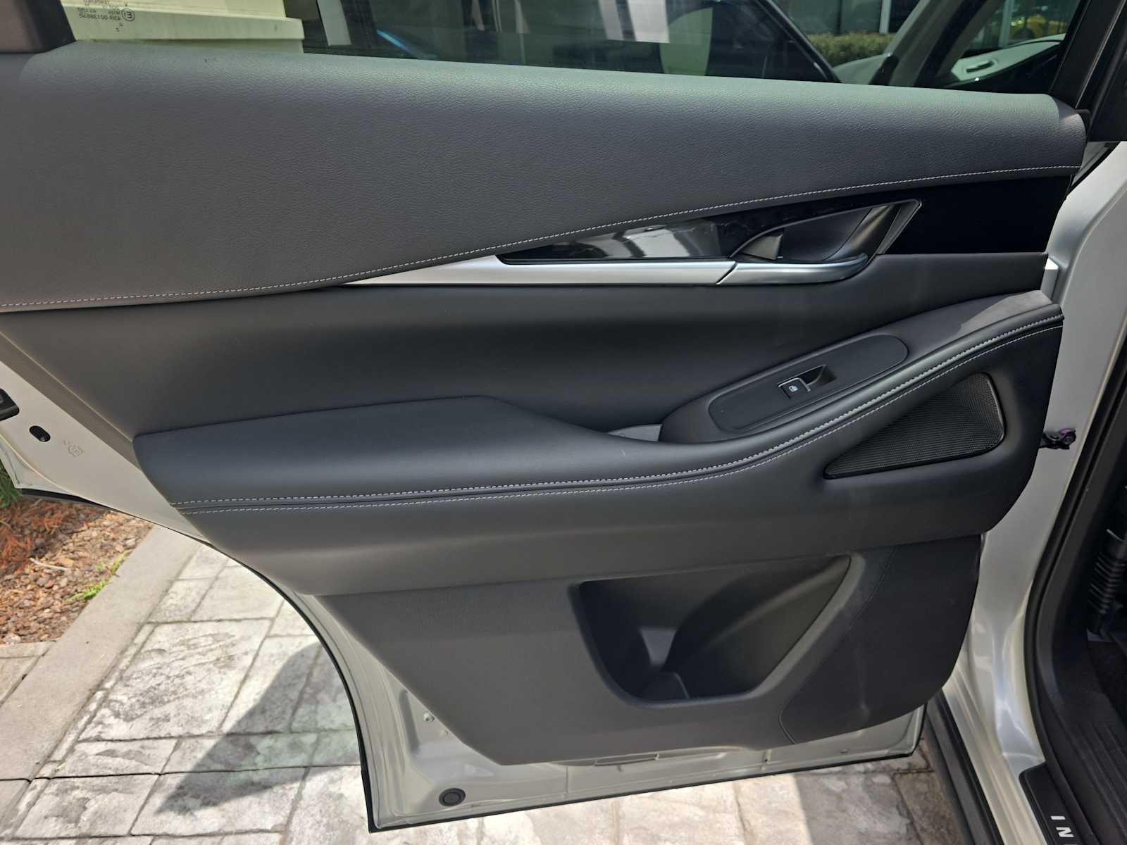 2023 INFINITI QX60 PURE