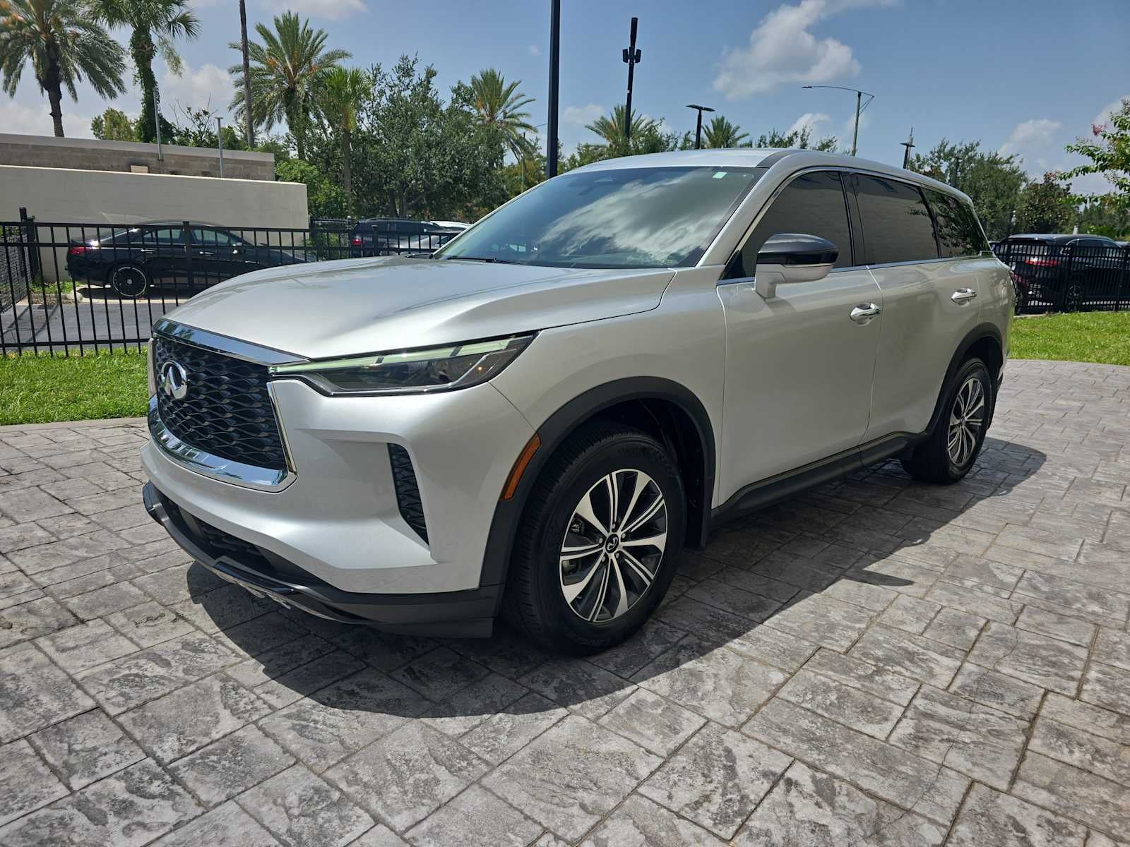 2023 INFINITI QX60 PURE