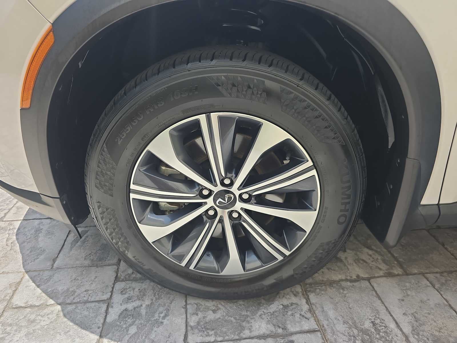2023 INFINITI QX60 PURE