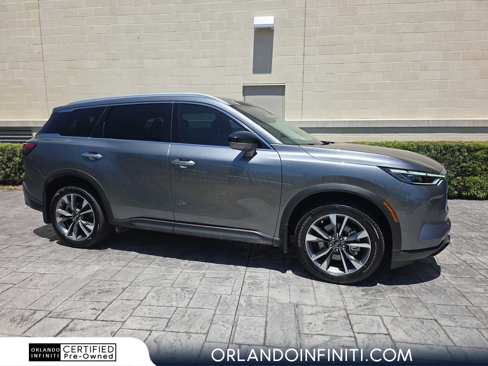 2023 INFINITI QX60 LUXE